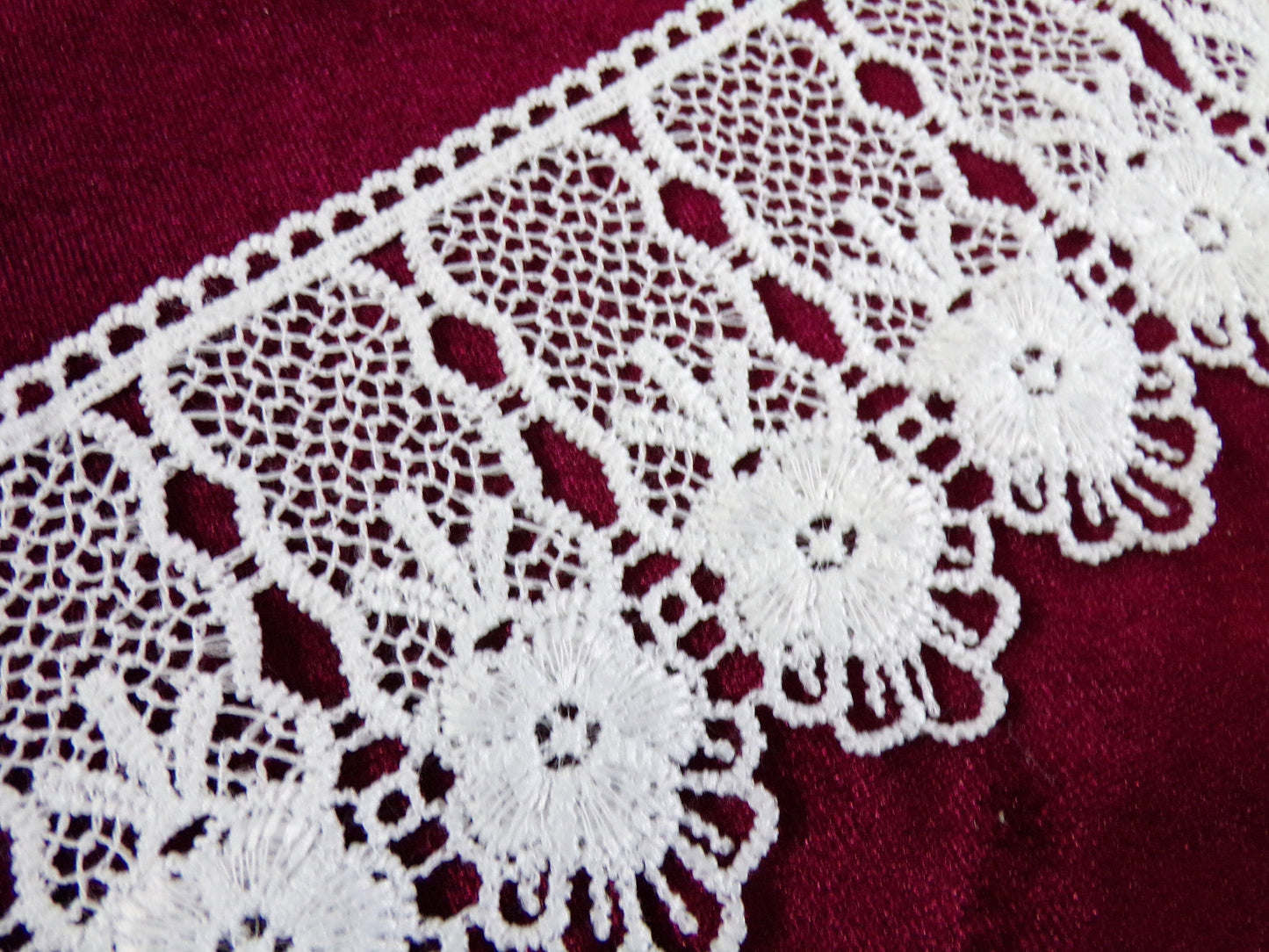 Elegant Guipure Lace Trim 70 mm Black White Sewing Ribbon Craft Dress, poly lace, floral lace, vintage lace