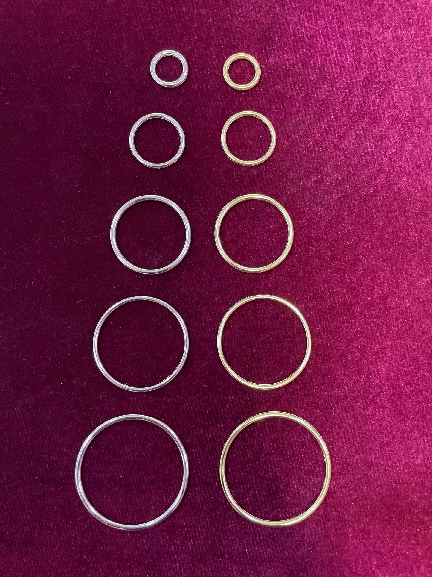 5 sizes, 4pc, Solid Metal Hoop, metal Rings, Silver and Gold, metal buckle, napkin rings, swimwear rings, rings, hoops, round ring