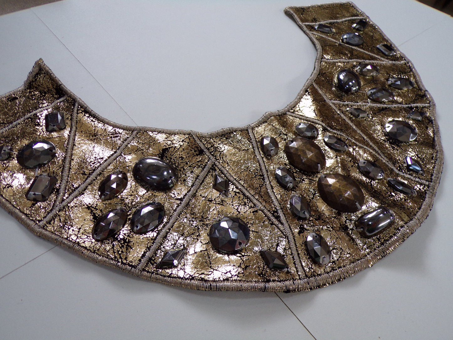 Exquisite Beaded diamond Gold Collars Applique, Round Neck