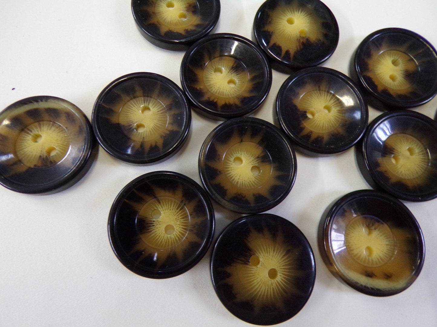 Horn buttons 15mm(24L), 19mm(30L), 25mm(40L), buttons, bone buttons, black buttons, 3 sizes