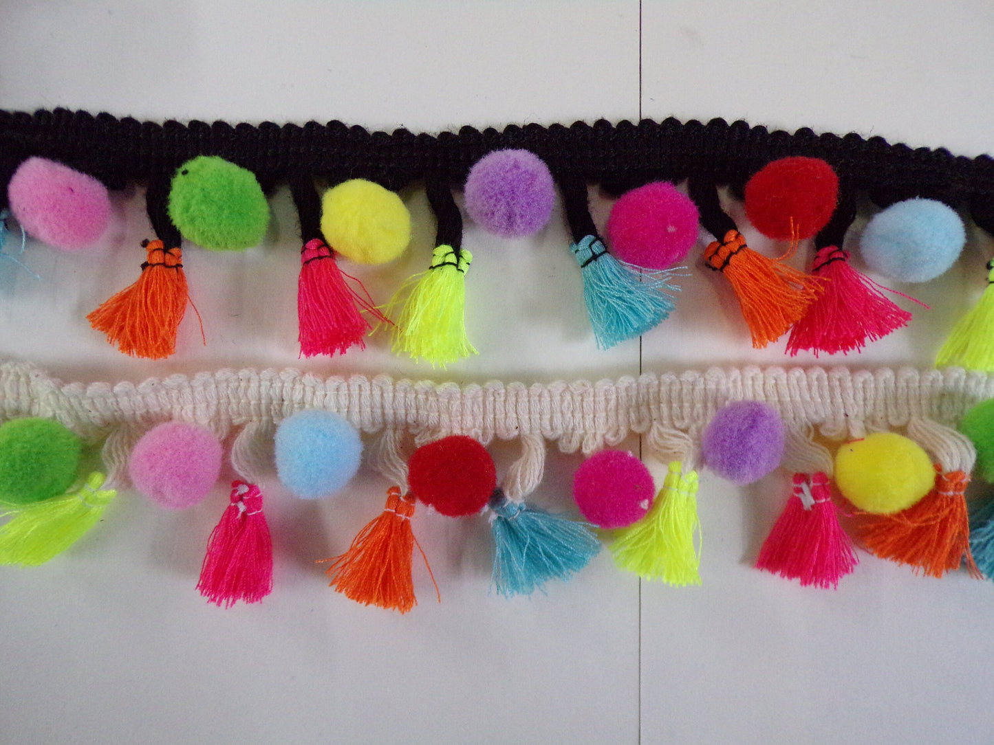 Pom Pom Balls Trim, Tape, Ribbon, Boho Trim, Sewing, Craft, 1 metre, festival trim, Pom Pom tassel, tassel