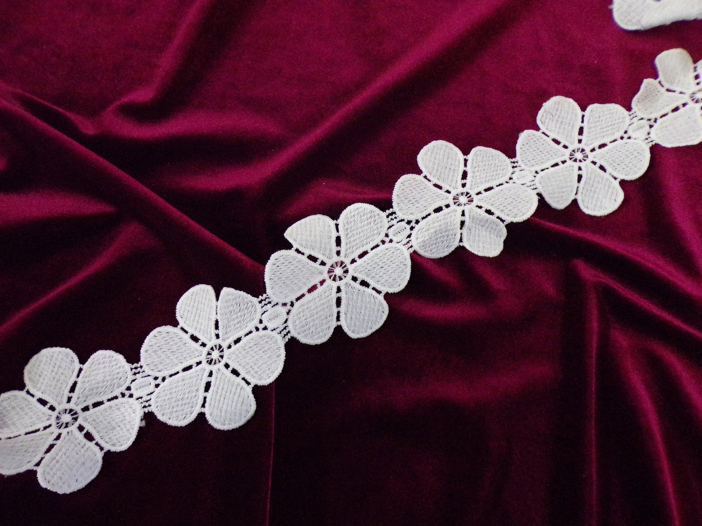 6.5cm White Floral Trim, Floral Lace, Decorative Trim, Flowers appliques for Costume Collar, Headbands, daisy lace, cotton lace