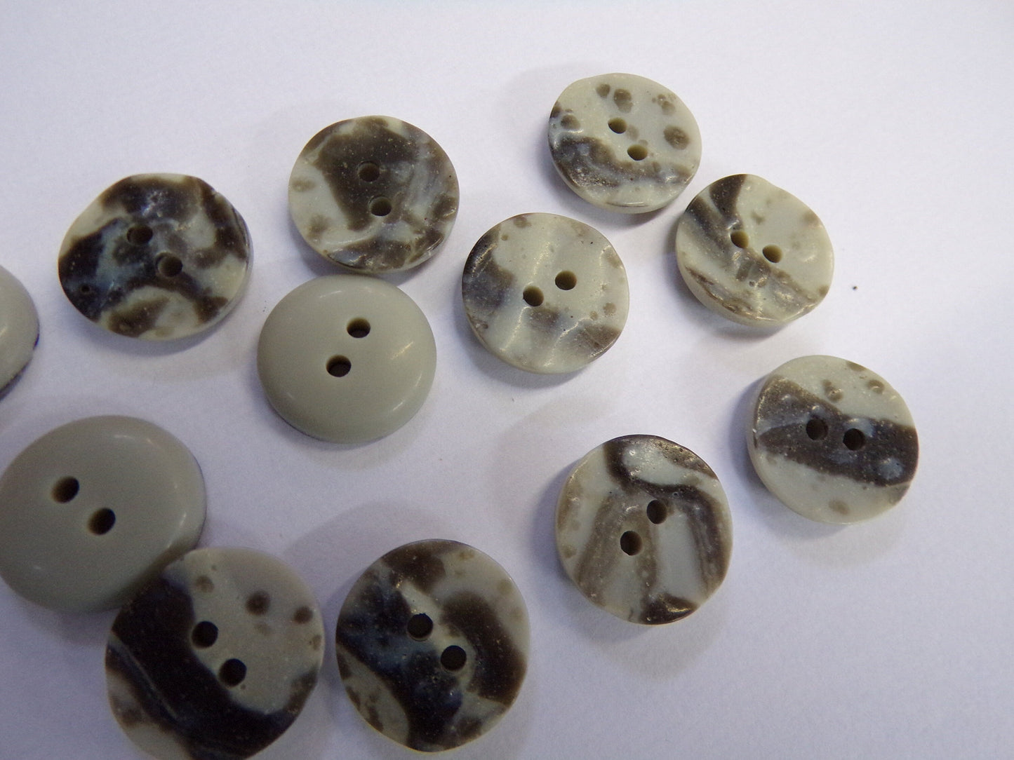 6pcs Beautiful Buttons, Gray Fancy Buttons for Sewing and Knitting 15mm 24L