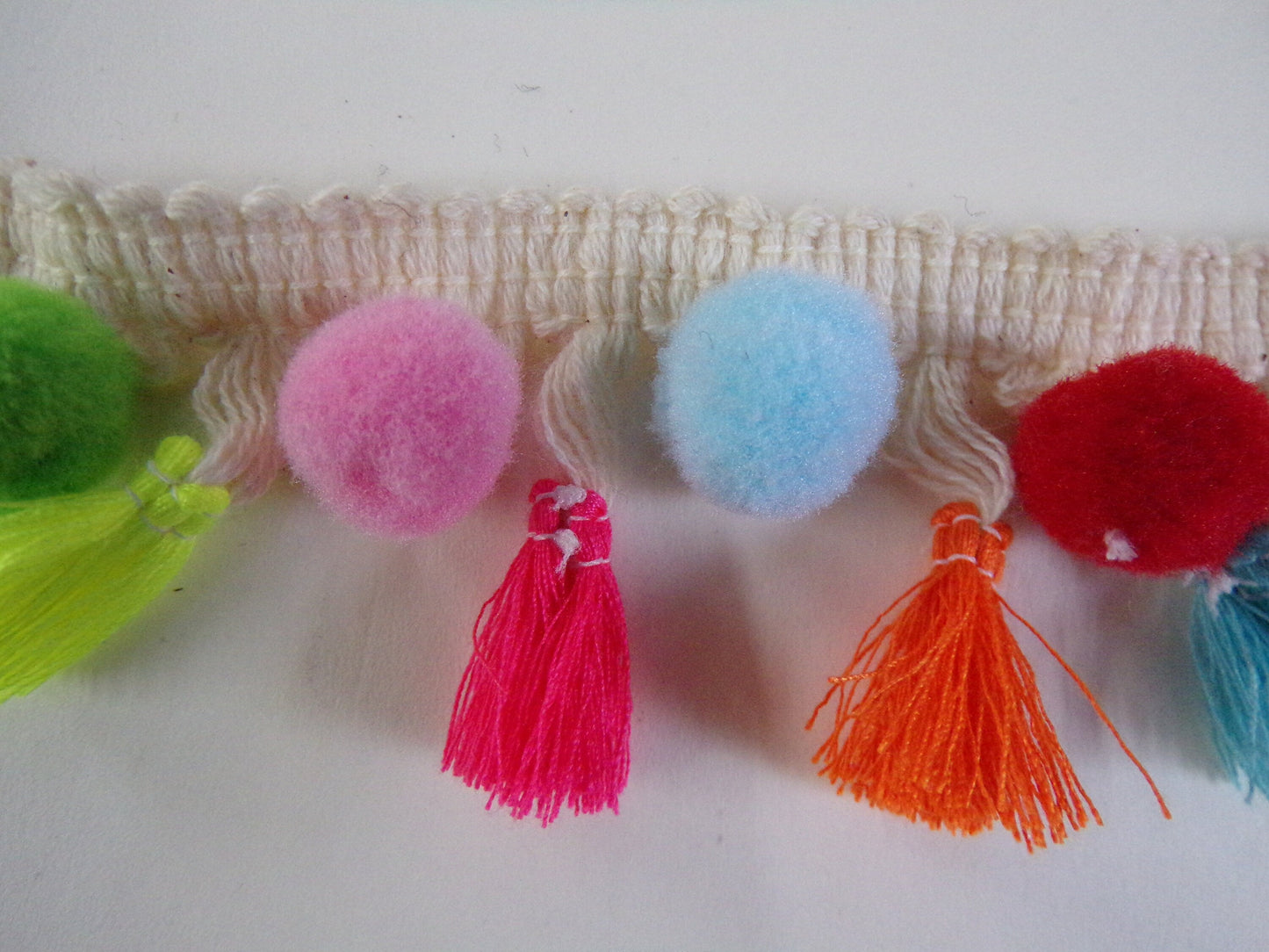 Pom Pom Balls Trim, Tape, Ribbon, Boho Trim, Sewing, Craft, 1 metre, festival trim, Pom Pom tassel, tassel
