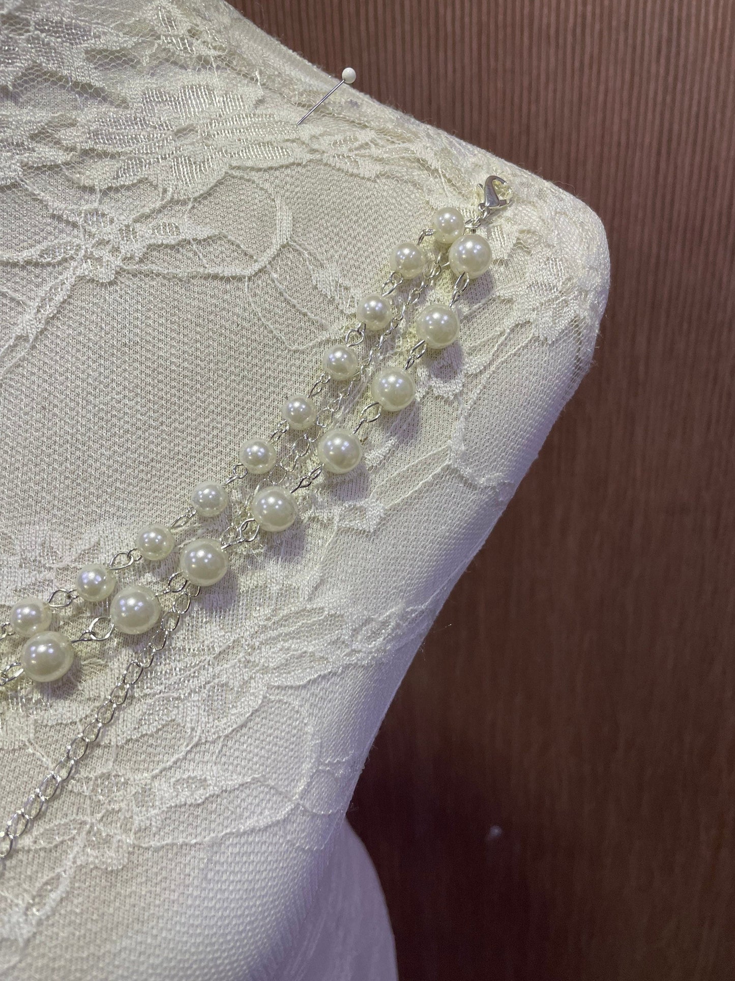 Pearl and chain necklace, Pin on necklace. Pearl, vintage, Victorian fashion