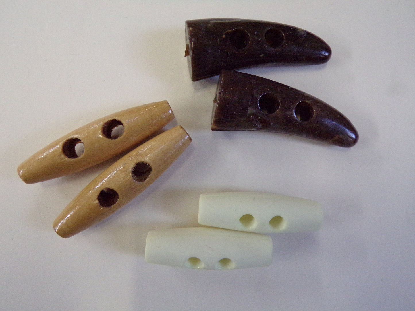 Wooden Long Buttons, Wooden Toggle Buttons, Horn Toggle Button, Sewing, Knitting, knitwear button, knitwear buckle, toggles