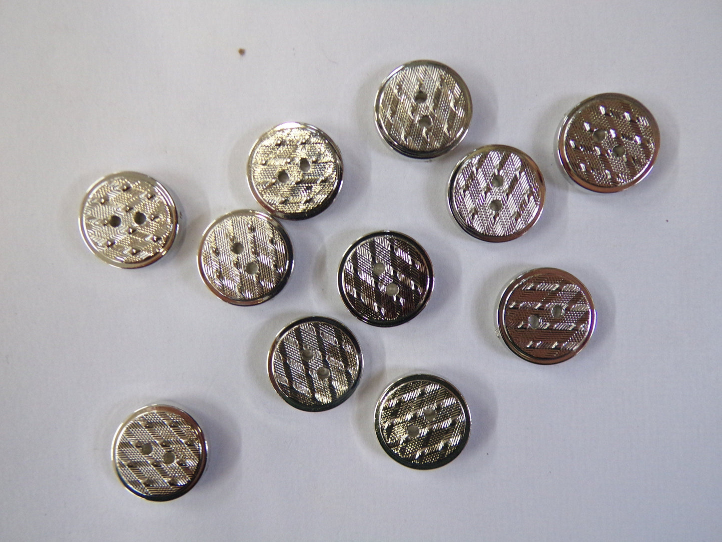 6pcs, Small 15mm Round Silver Metallic Effect Textured Buttons, Buttons for Knitting Sewing Crafts, silver buttons, pattern buttons