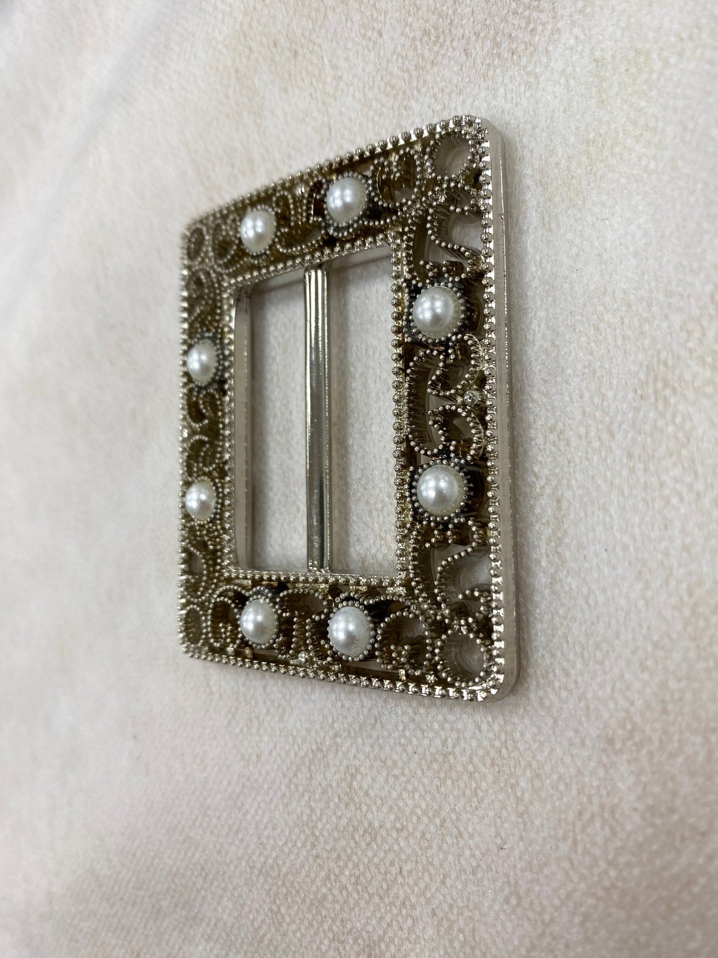 Silver Buckle, Pearl Buckle, Plastic Silver
