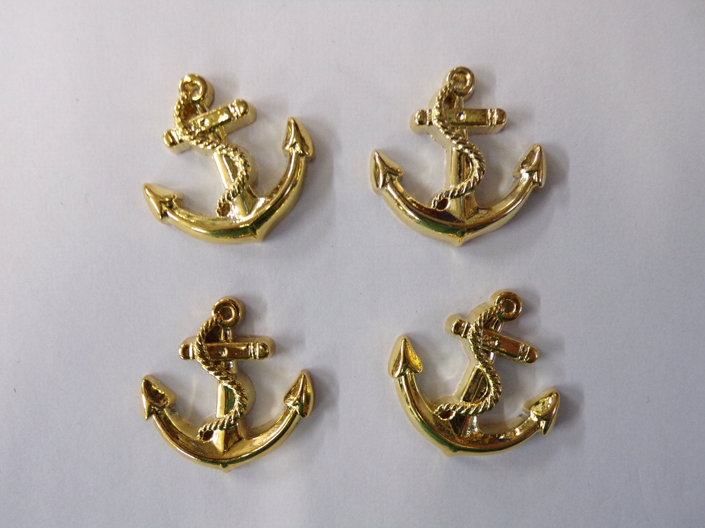 4pcs Decorative Anchor in Gold Tone, Lightweight Anchor, Jewellery, Sewing, Nautical, anchor button, nautical button