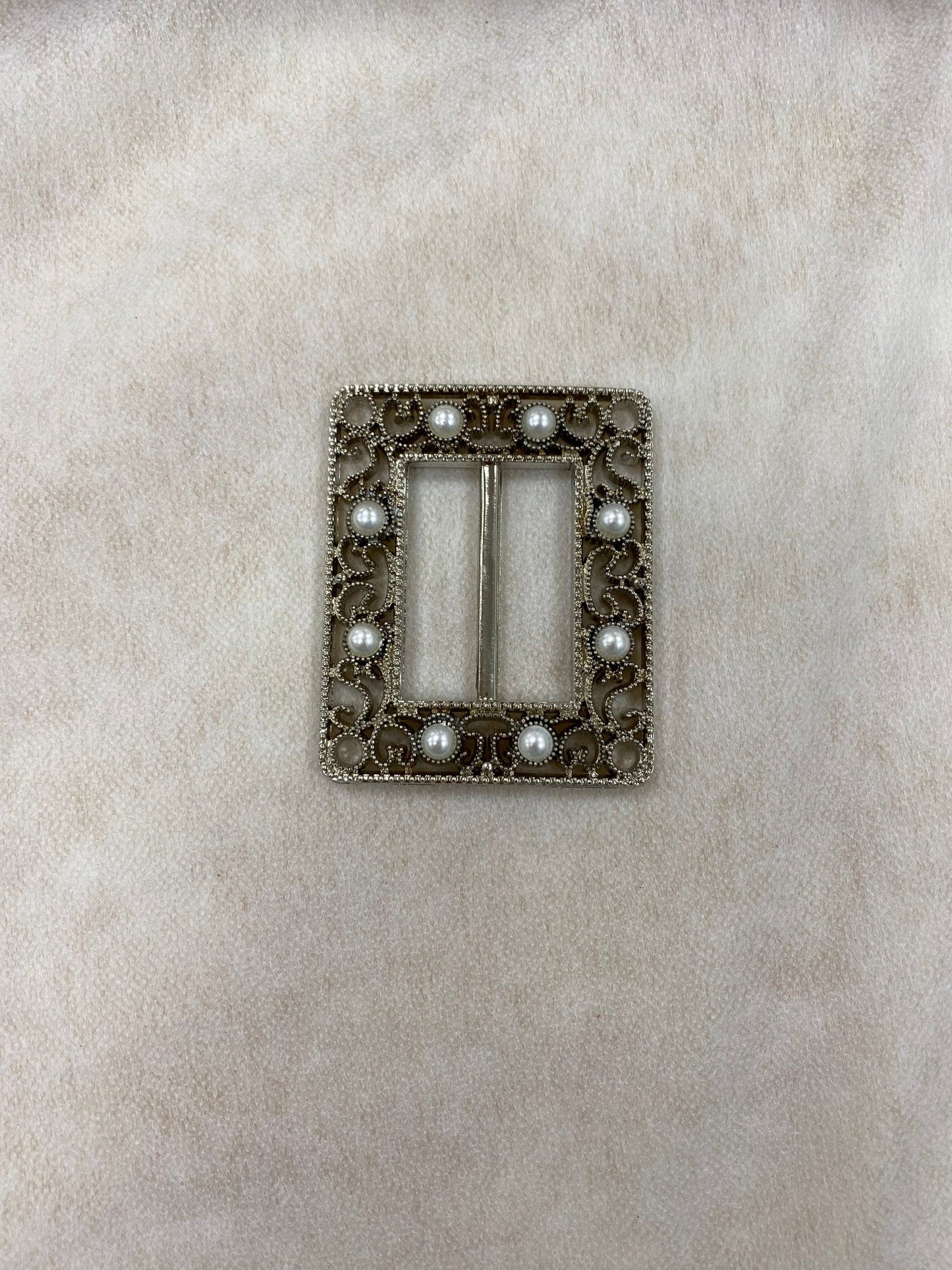 Silver Buckle, Pearl Buckle, Plastic Silver