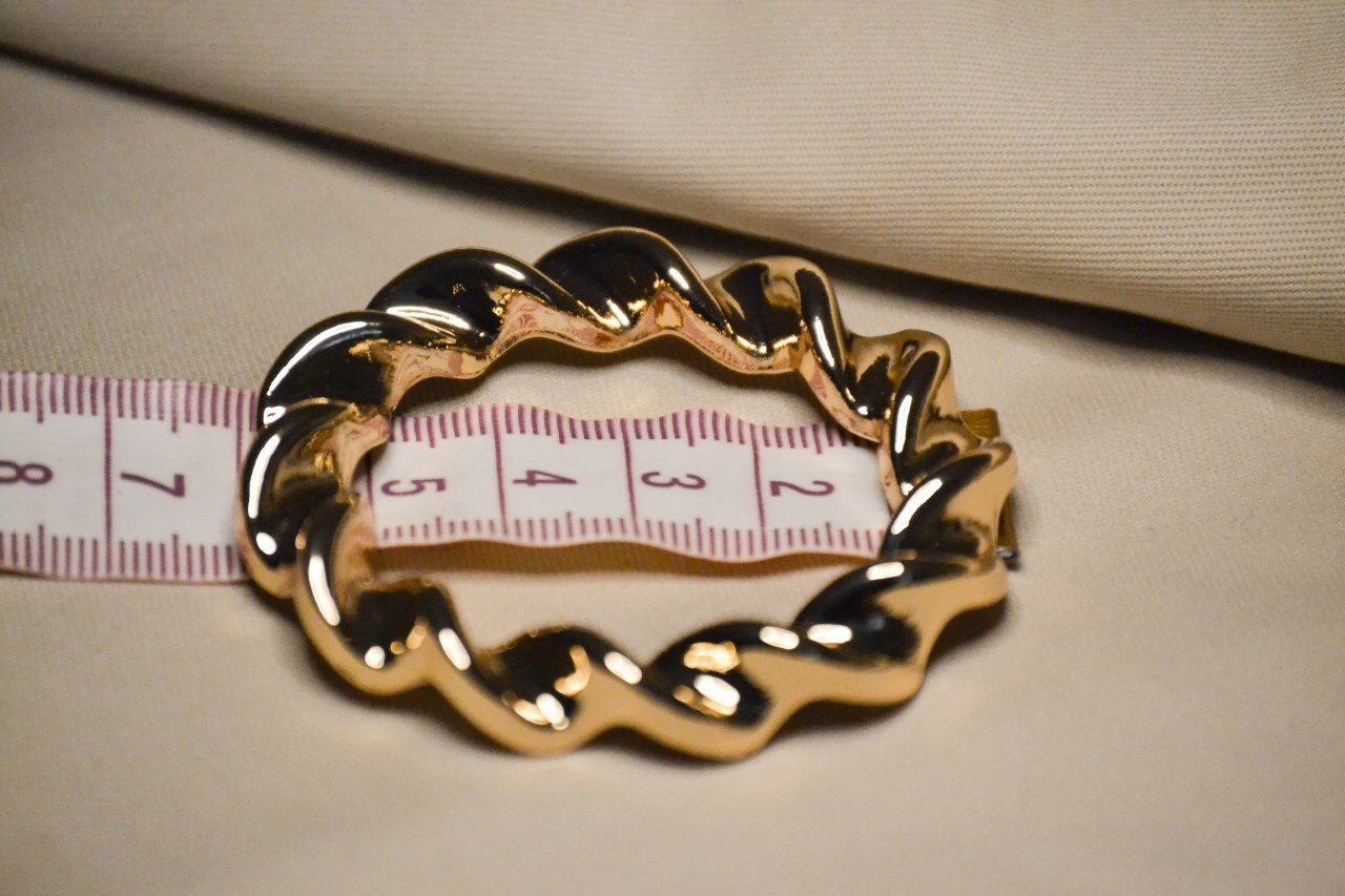 Vintage Twisted Buckle, Gold Colour Twisted Shape Buckle, Metal Buckle, Textured Buckle, Gold Ring, Spiral Ring, Vintage Buckle, hammered