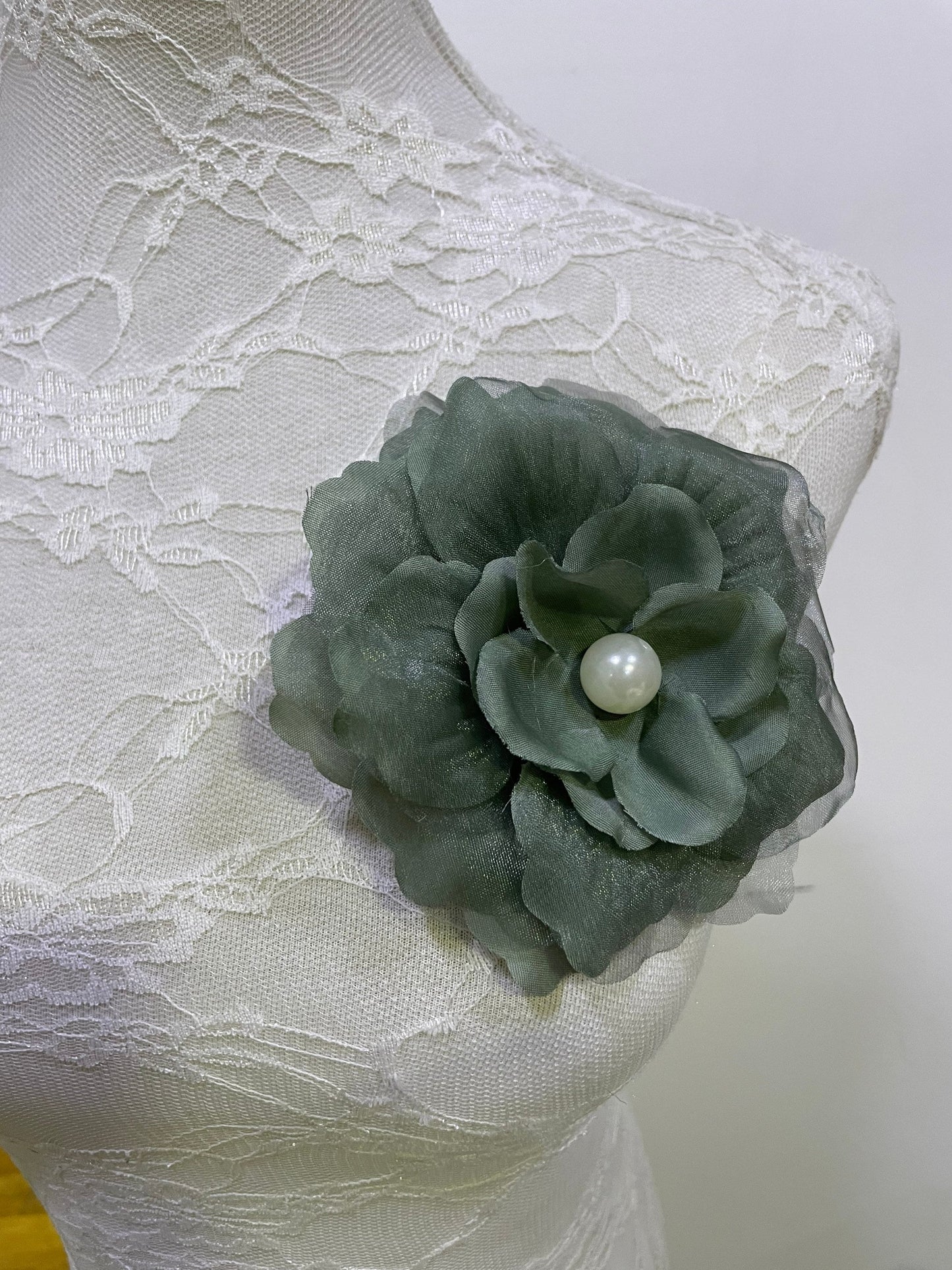 Organza Flower Brooch, Wedding Corsage, Wedding Accessories, Flowers brooche