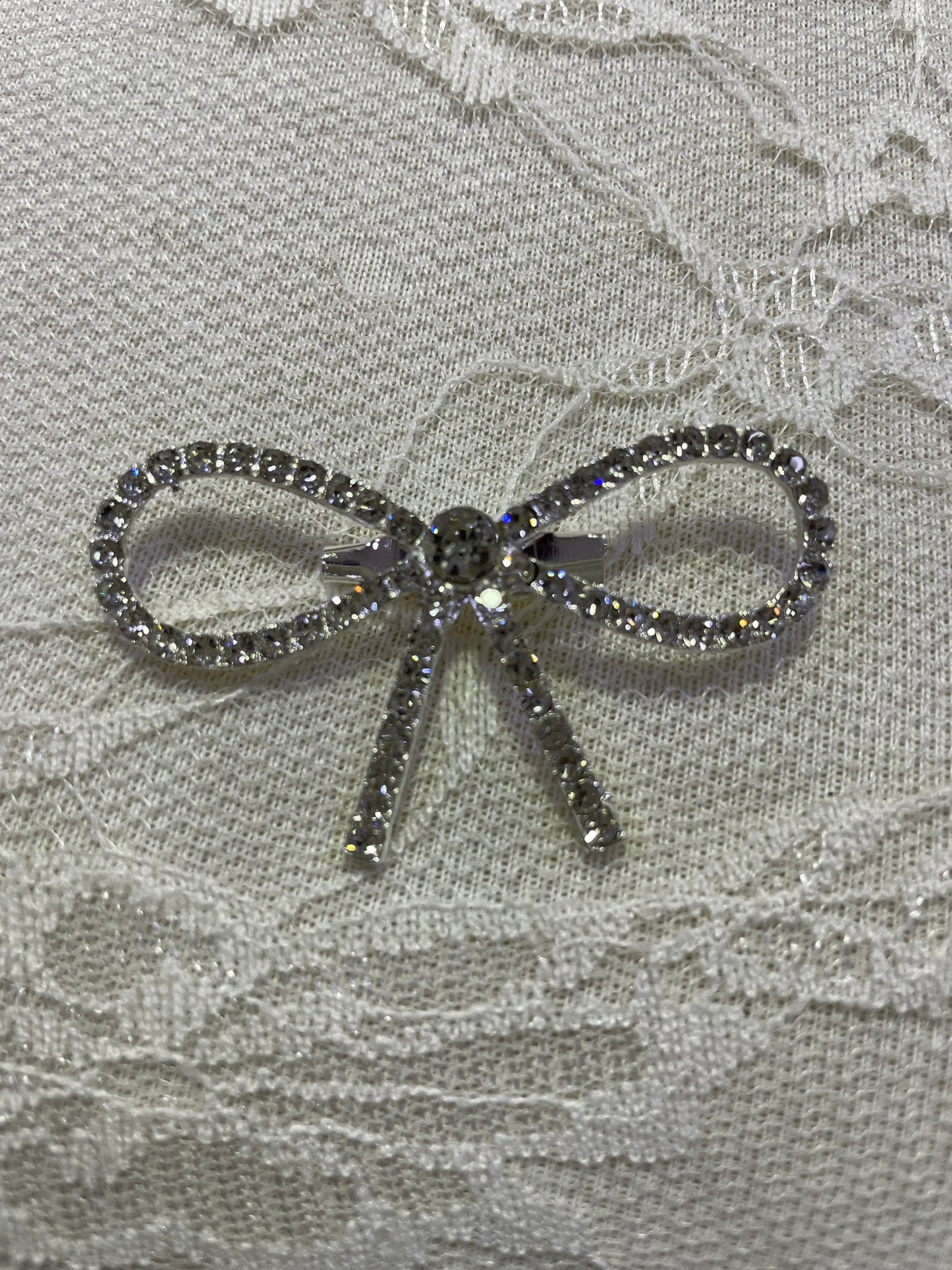 Diamanté bow, diamanté pin, brooch, diamanté brooch, bow, brooch, diamanté