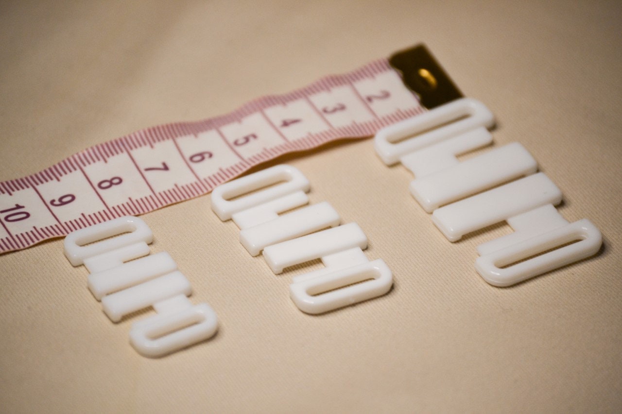 Bikini Plastic Buckles, Bikini Clasp, Fasteners, Hooks, Swimsuit Fastener, Hook and snap, swimwear clasp