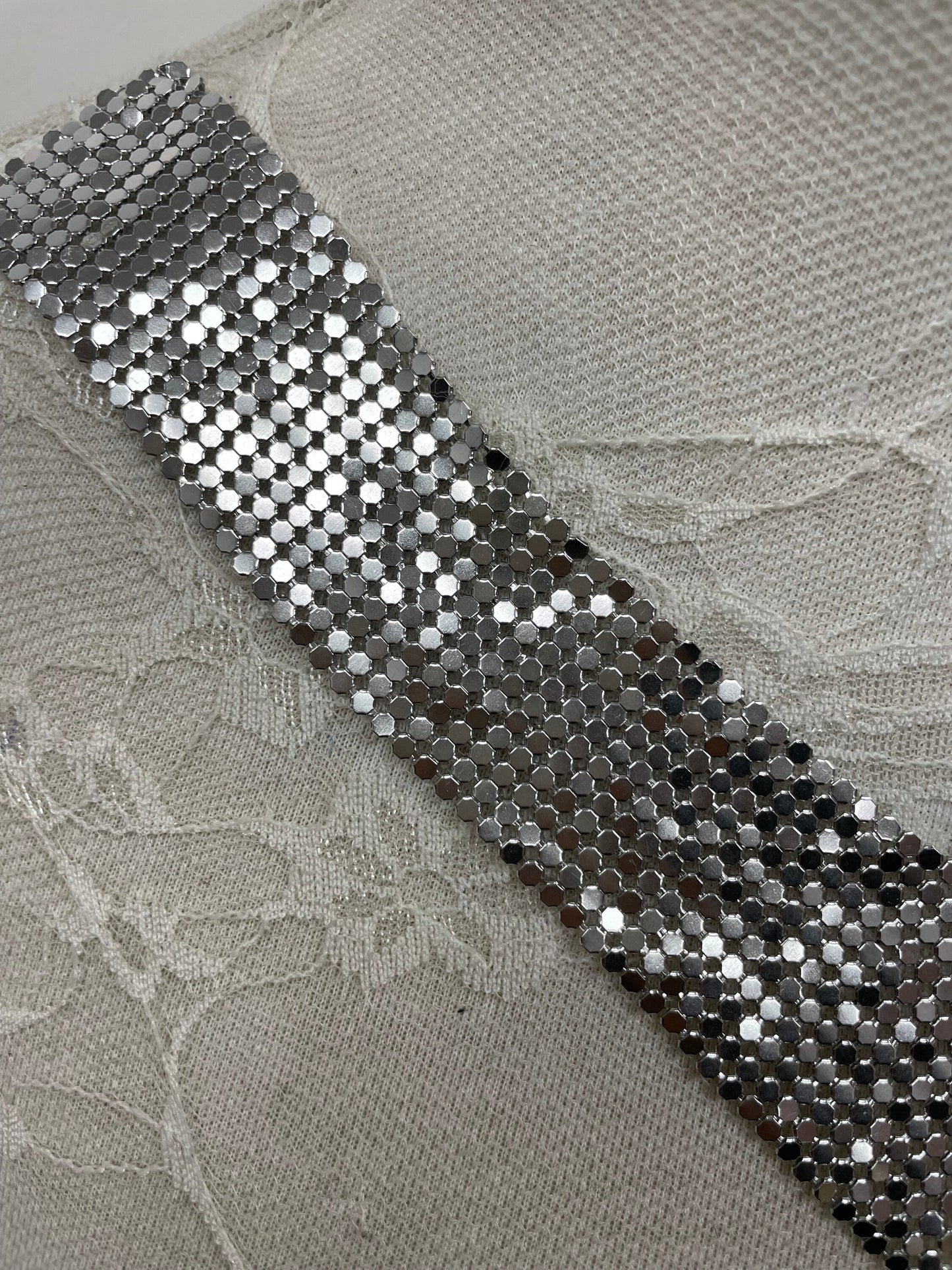 Chainmail neck trim, neck trim, Chainmail