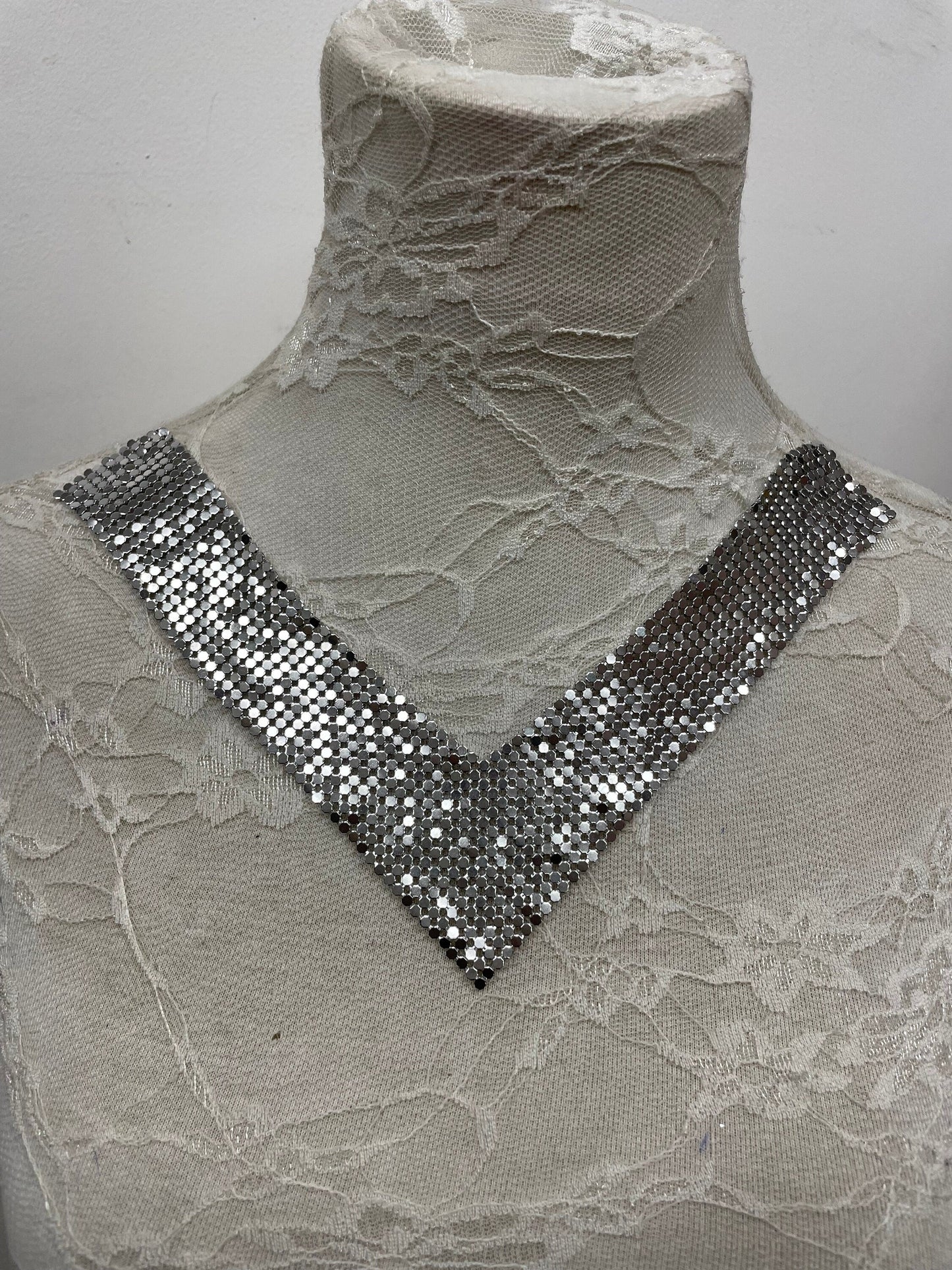 Chainmail neck trim, neck trim, Chainmail