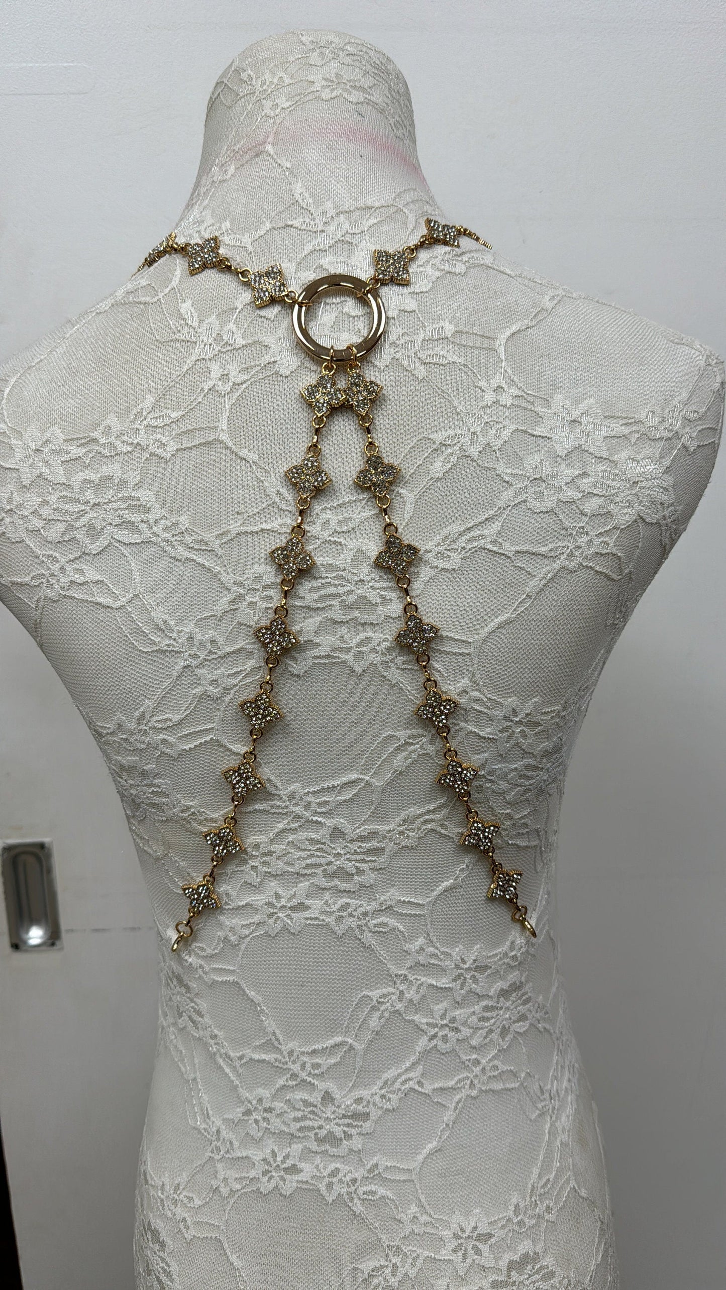 Jewel trim, body chain, diamanté chain, chain, gold chain, diamanté metal body trim, back trim