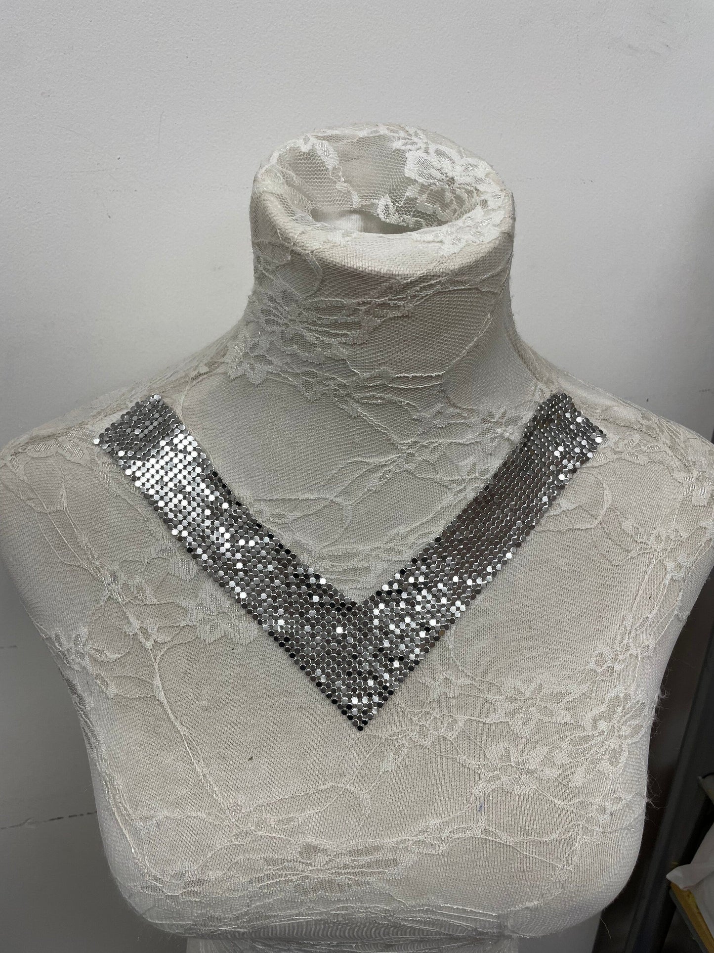 Chainmail neck trim, neck trim, Chainmail