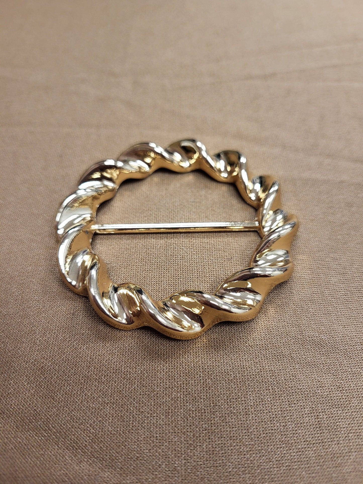 Gold decorative buckle, metal buckle, twisted metal buckle, buckle, swimwear buckle, gold buckle, metal buckle, hammered buckle