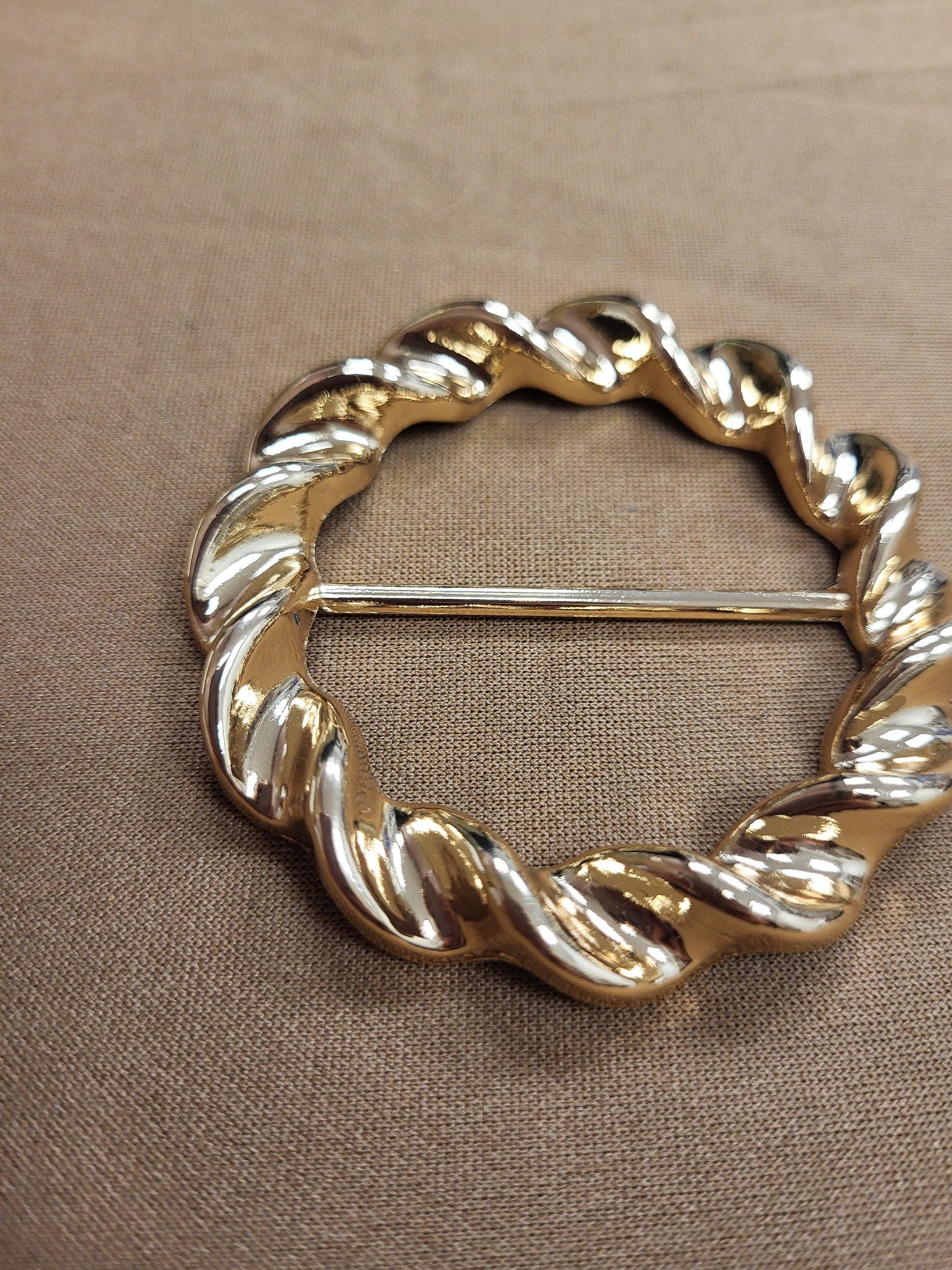 Gold decorative buckle, metal buckle, twisted metal buckle, buckle, swimwear buckle, gold buckle, metal buckle, hammered buckle