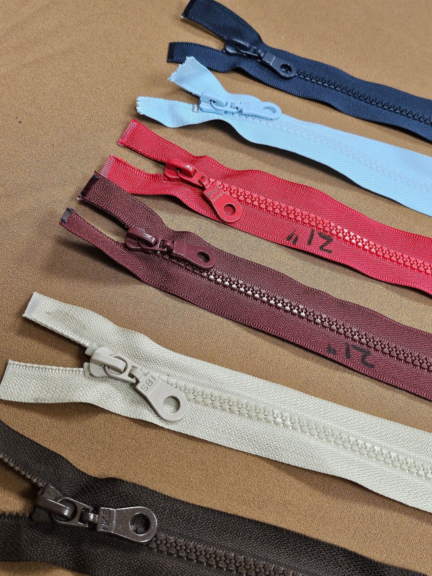 21" Open-ended zips, Metal Puller/slider, Plastic Teeth, plastic zips, open end zips, plastic open zips, hoody zips, jacket zips