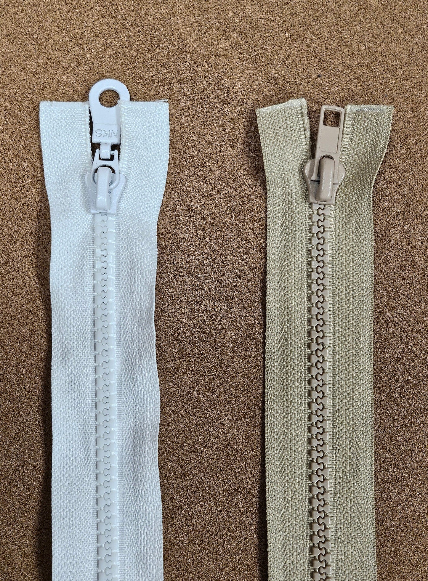 18" Double-sided zippers, zips, Metal puller/slider, Plastic teeth, 2 way zips, two way zips, zips