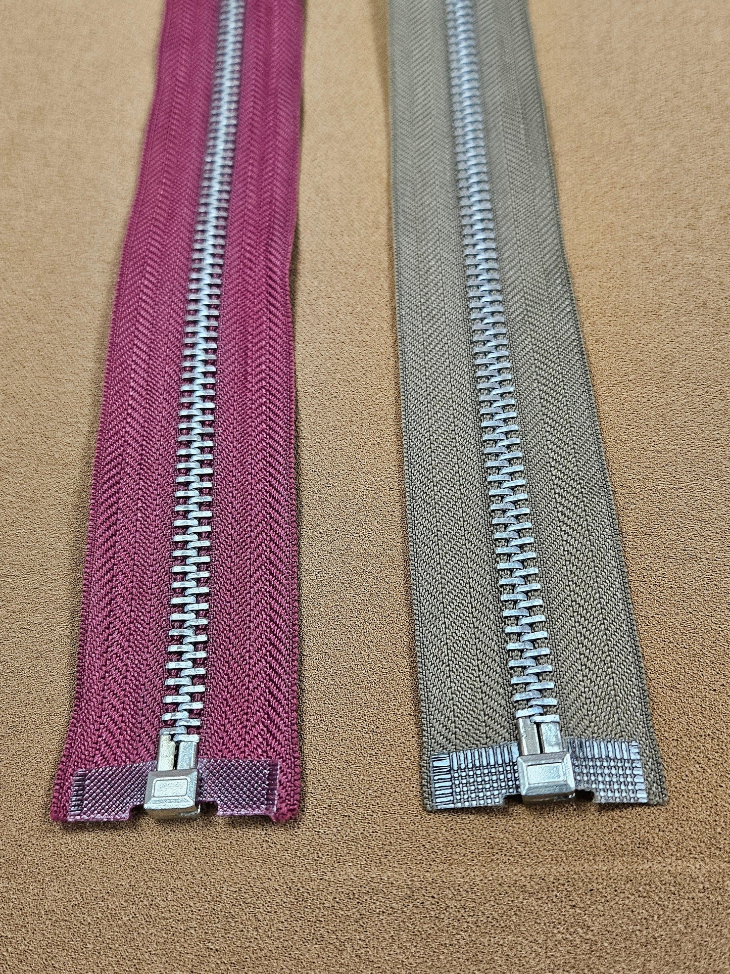 21"/22" Open-ended zips, Metal teeth, metal slider/puller, open end zips, metal zips, no5 zips