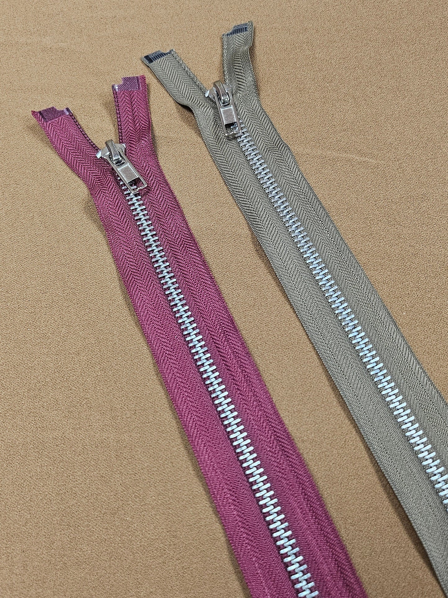 21"/22" Open-ended zips, Metal teeth, metal slider/puller, open end zips, metal zips, no5 zips