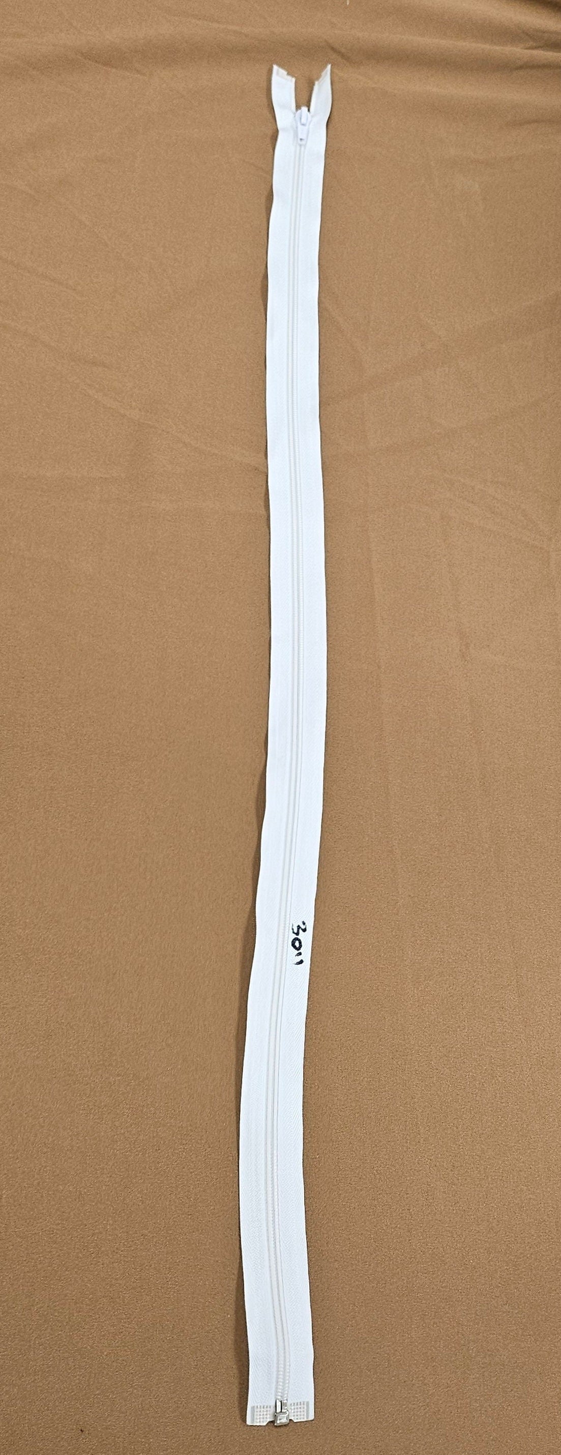30" White Open ended zip, open ended zip, plastic teeth, metal puller/slider.