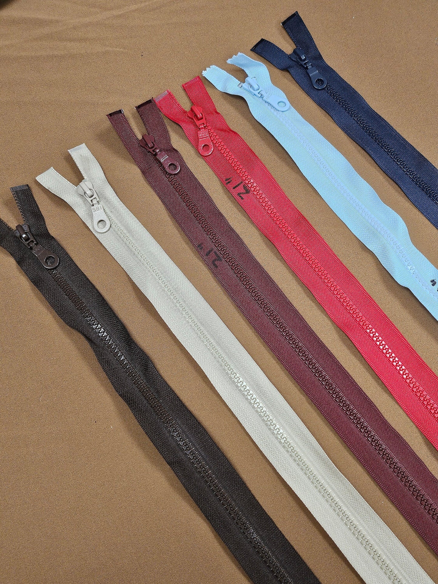 21" Open-ended zips, Metal Puller/slider, Plastic Teeth, plastic zips, open end zips, plastic open zips, hoody zips, jacket zips