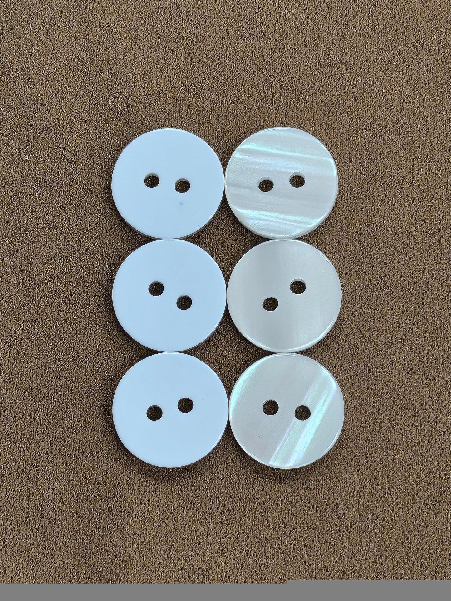 24L Imitation shell buttons, 2 hole button, plastic buttons, black back, white back