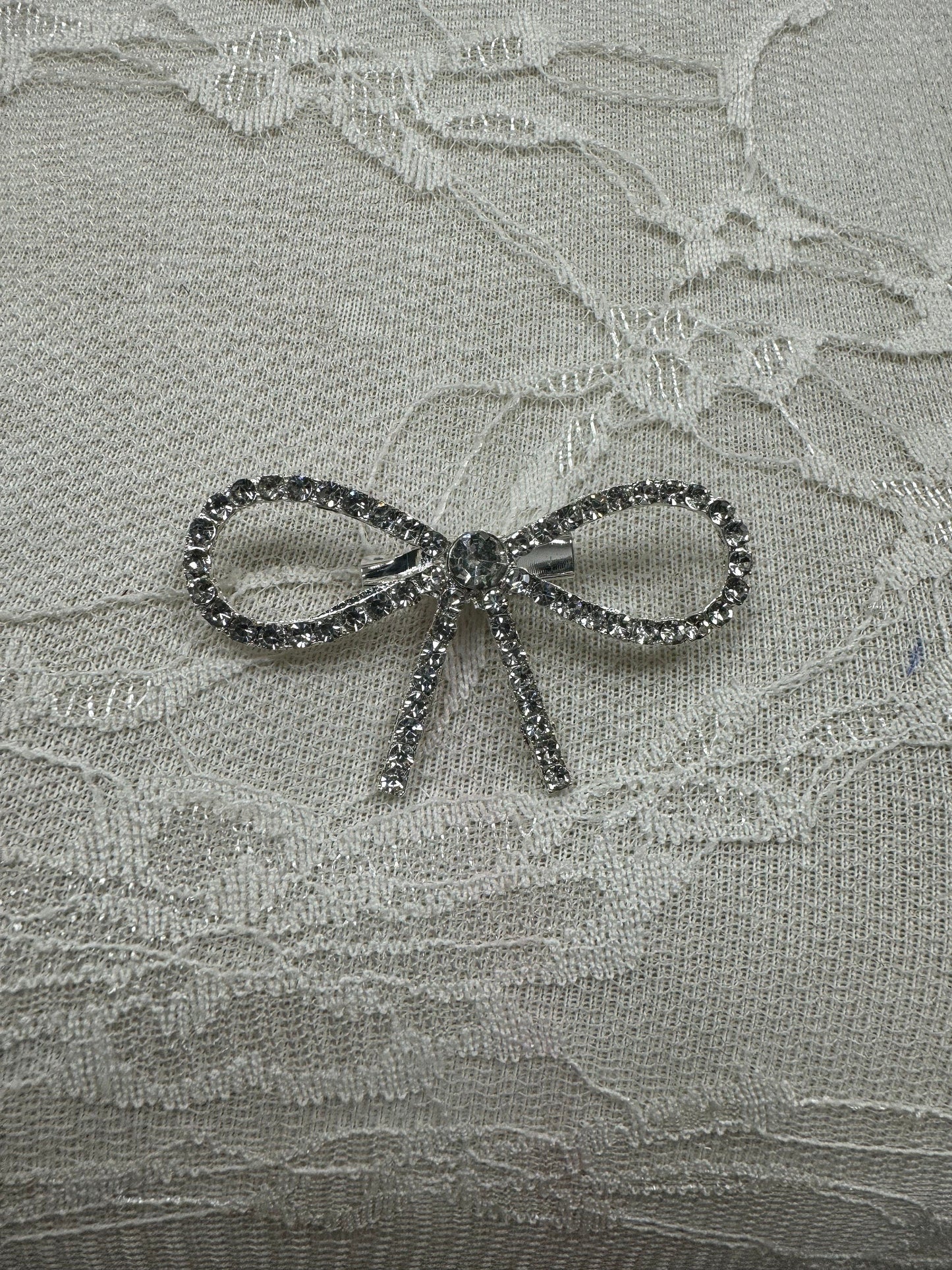Diamanté bow, diamanté pin, brooch, diamanté brooch, bow, brooch, diamanté