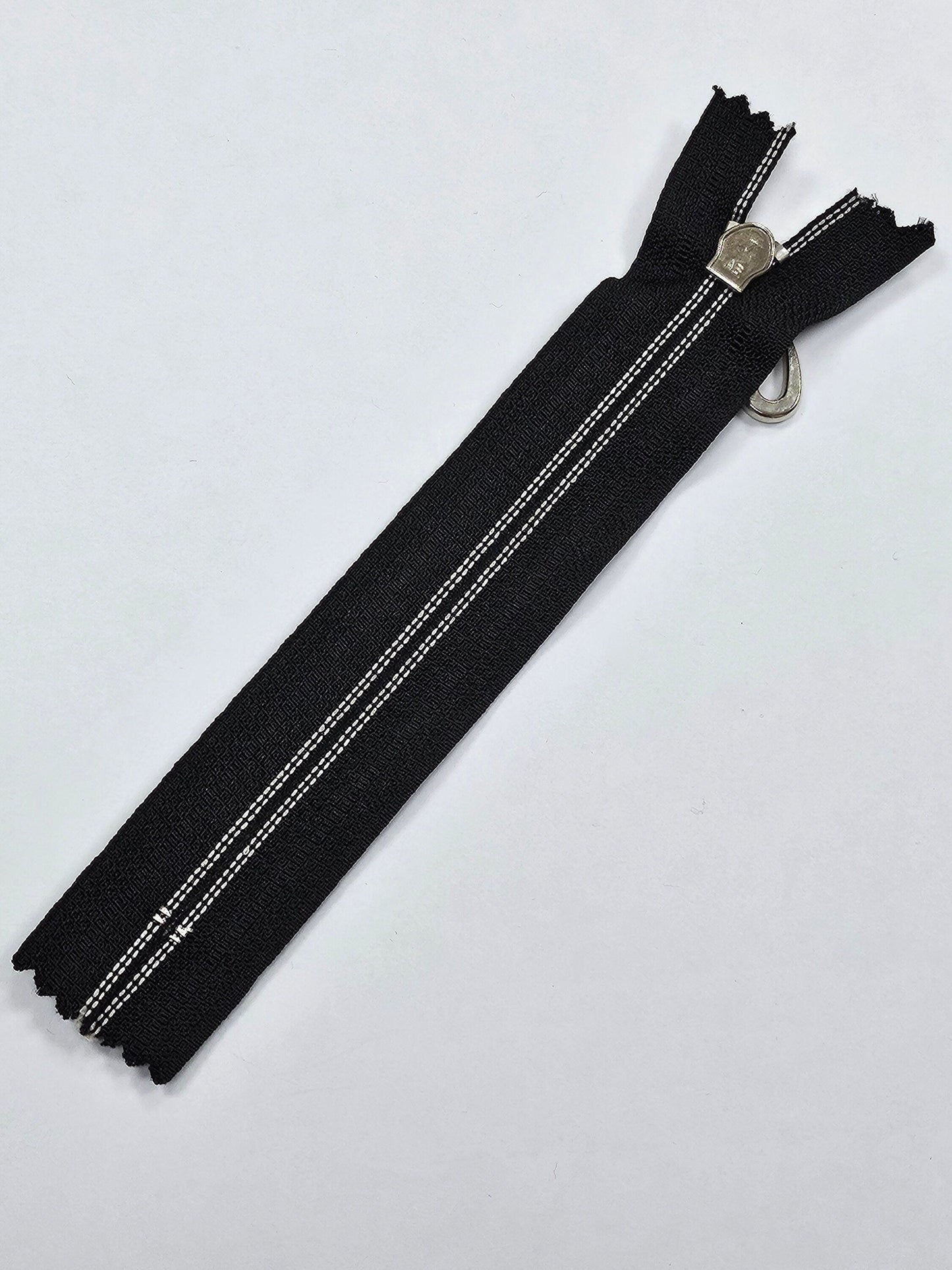 6" Closed ended Zip, rainbow chrome zip, metal slider/puller