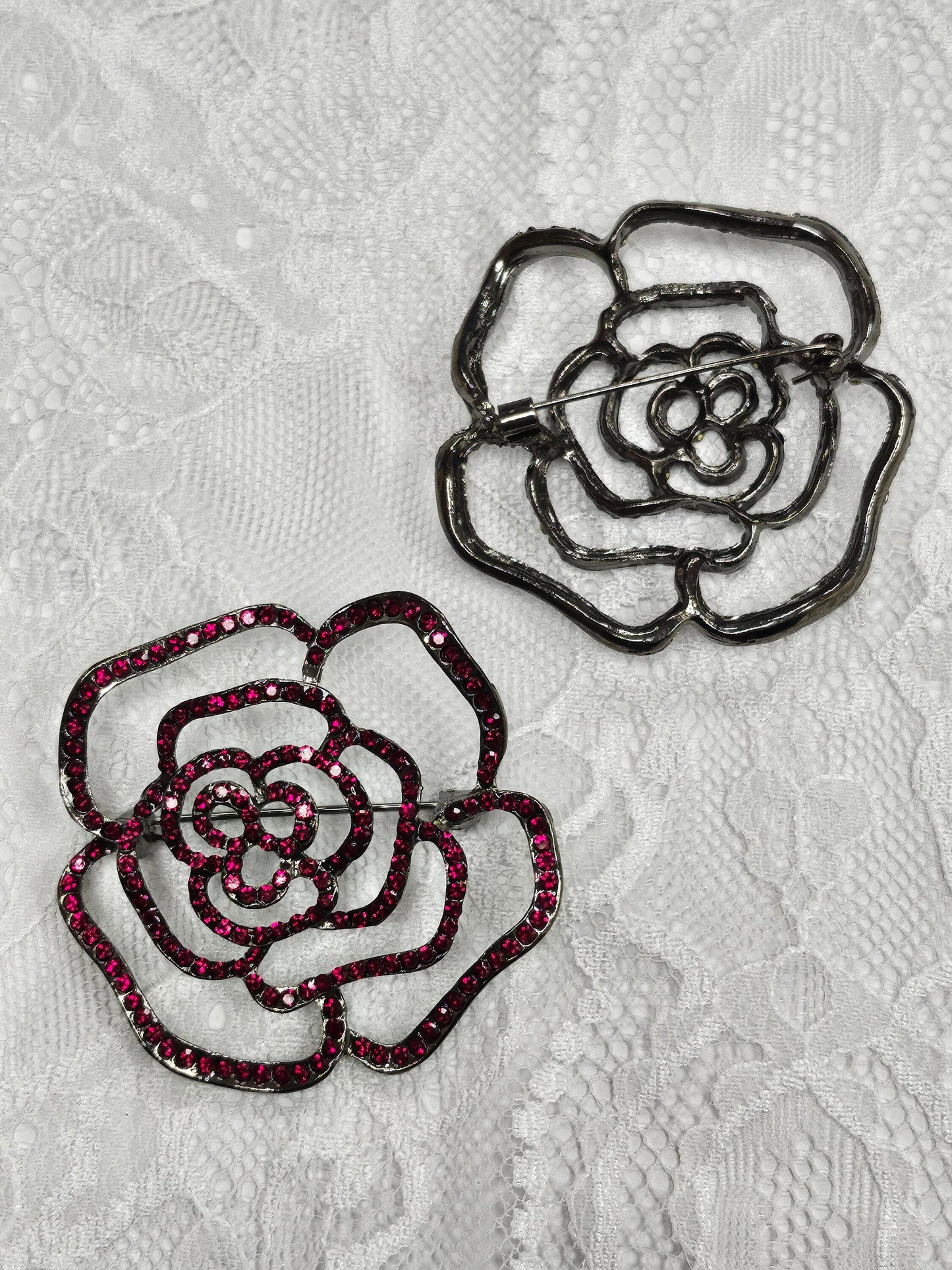 Beautiful rose diamante brooch, Green/Red, diamante brooch, metal brooch, rhinestone brooch, rose pin