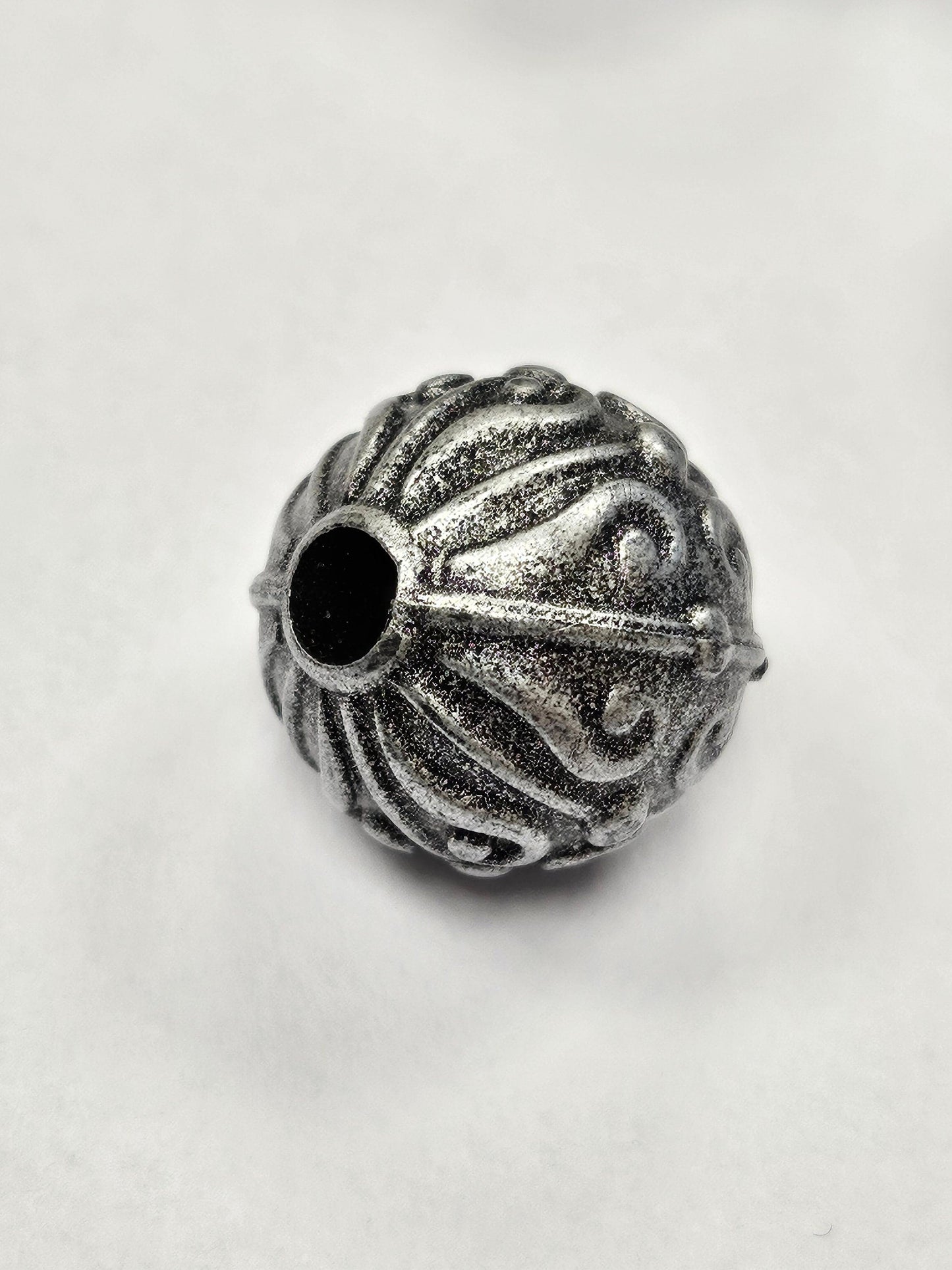 24L (15mm) Antique Beads, Silver beads, vintage beads, decorative beads, craft, jewellery