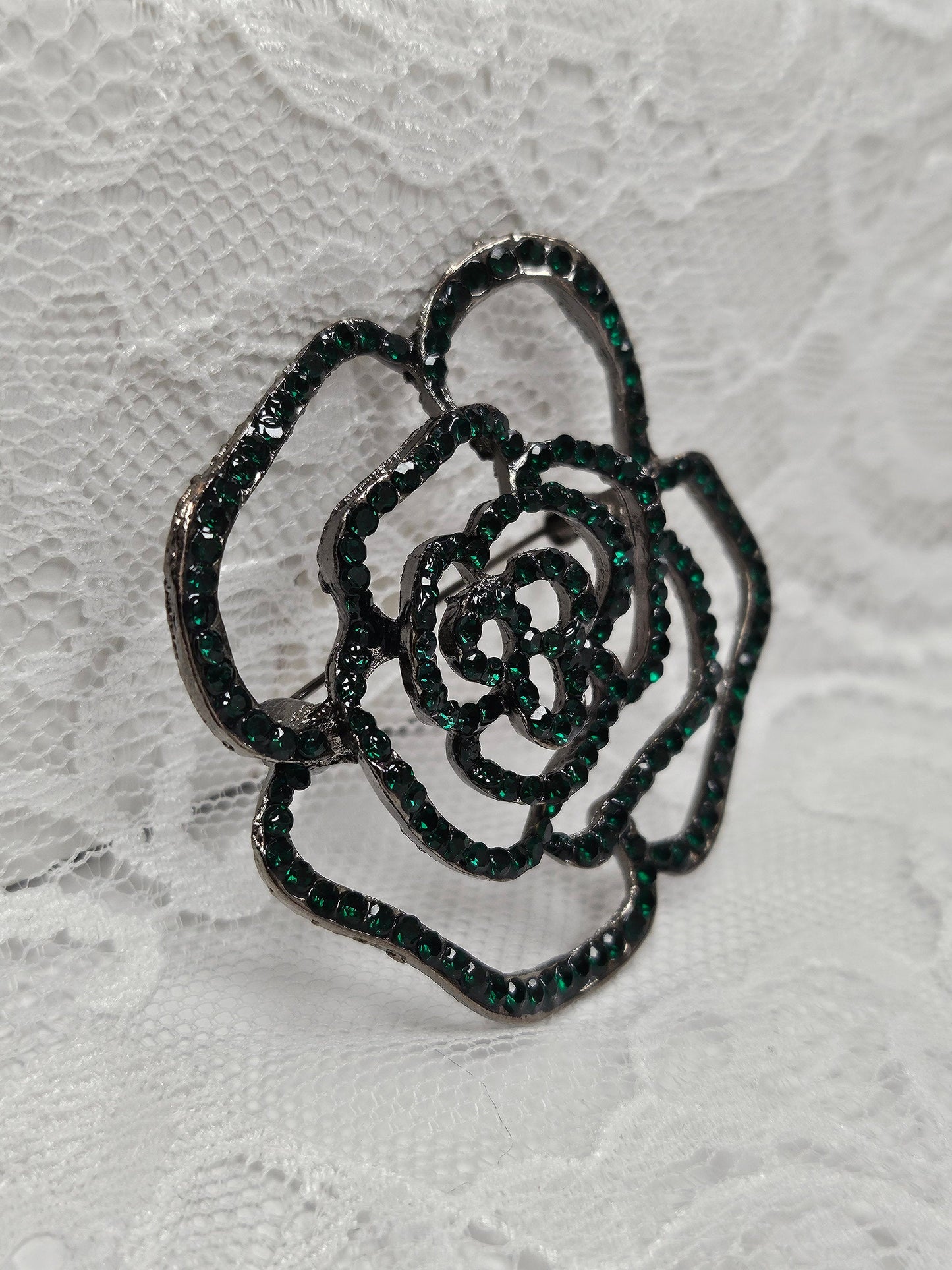 Beautiful rose diamante brooch, Green/Red, diamante brooch, metal brooch, rhinestone brooch, rose pin