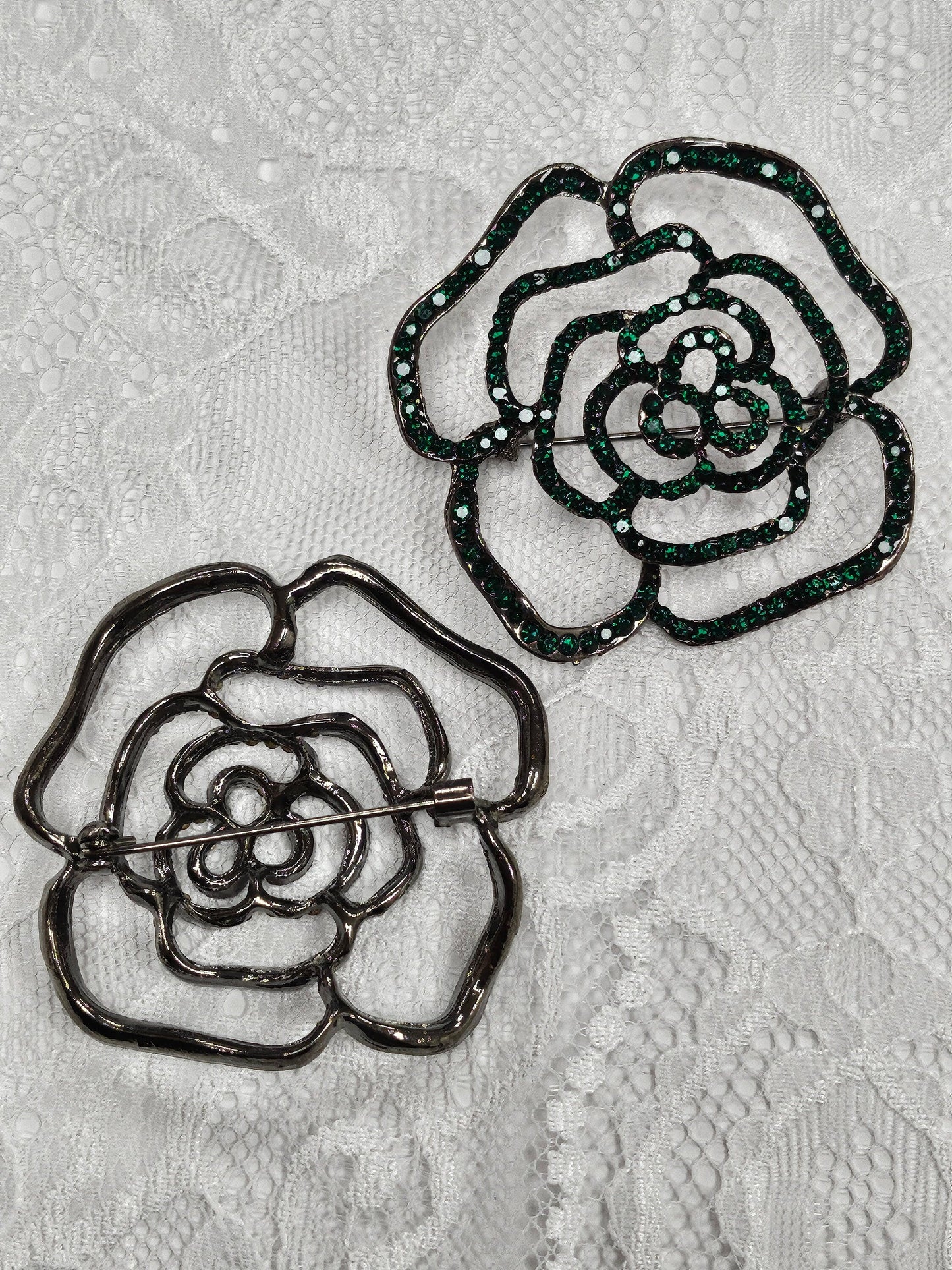 Beautiful rose diamante brooch, Green/Red, diamante brooch, metal brooch, rhinestone brooch, rose pin