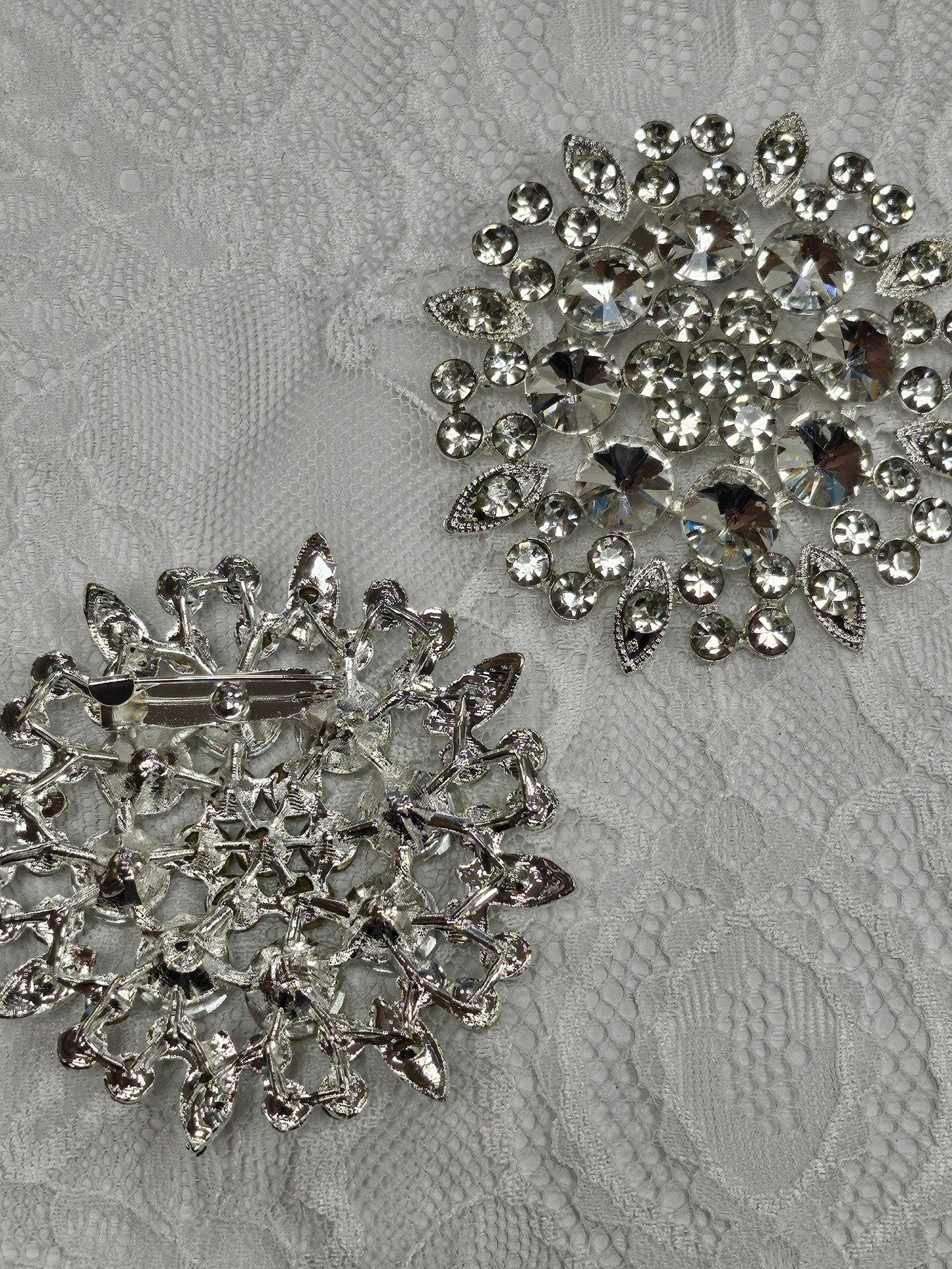 6.5cm Diamante brooch, floral brooch, flower brooch, rhinestone brooch, metal pin, Silver pin