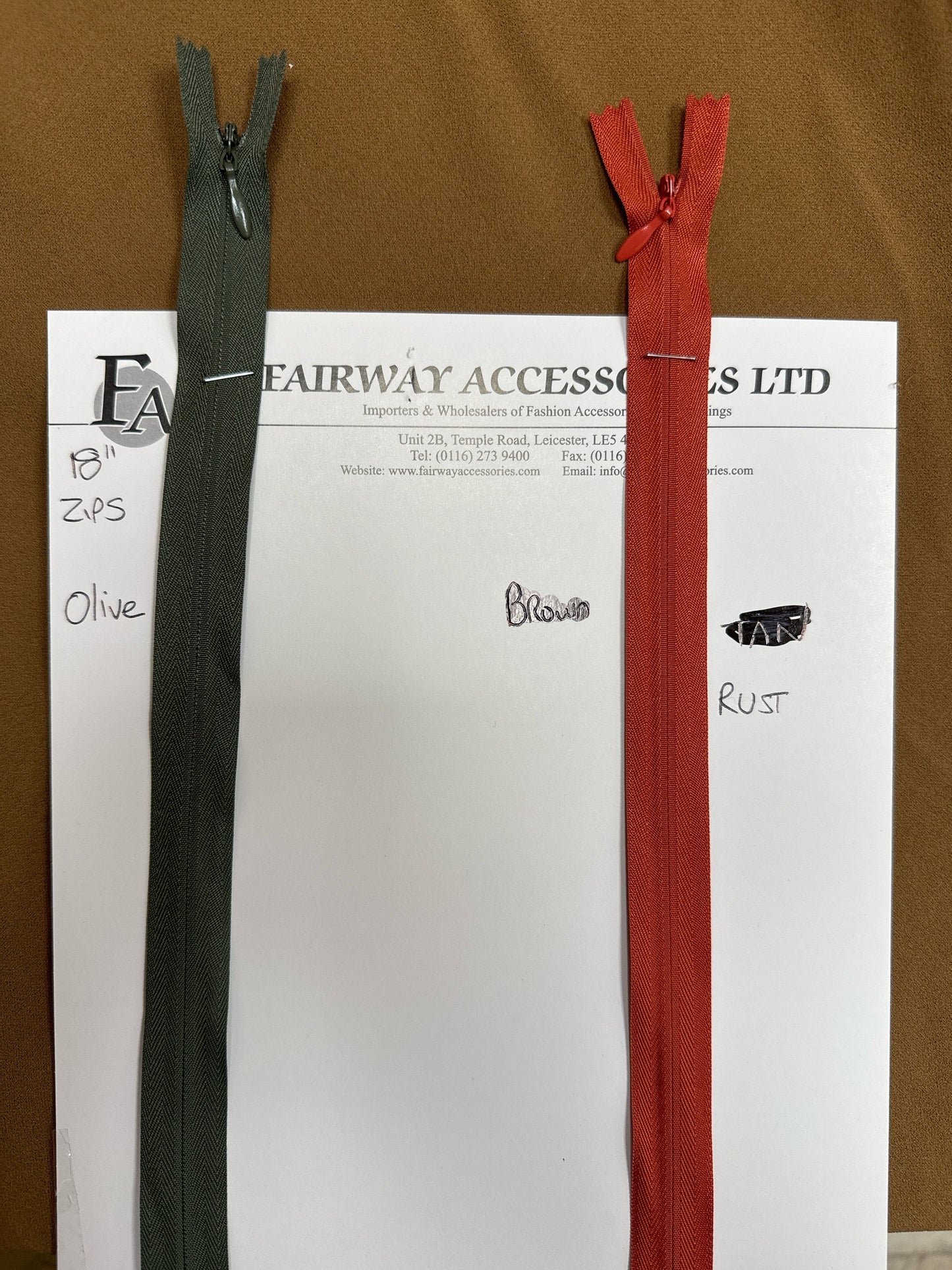 18" zips, 45cm zips, invisible zips, coloured zips, dress zips, cc4 zippers, concealed zips, zippers