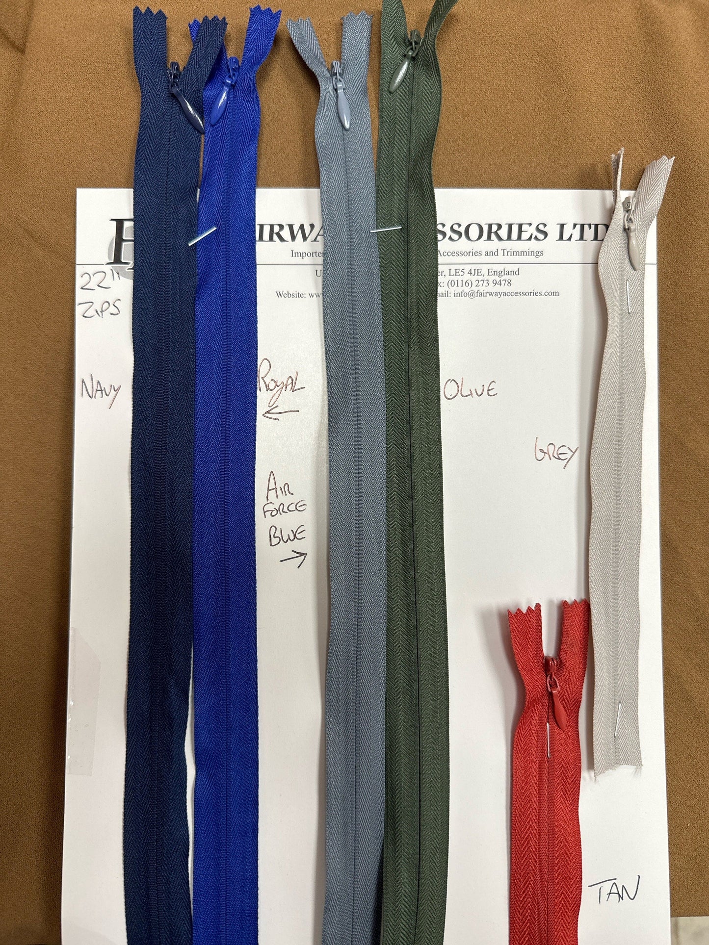 22" zips, 56cm zips, invisible zips, coloured zips, dress zips, cc4 zippers, concealed zips, zippers, zips, dress zipper