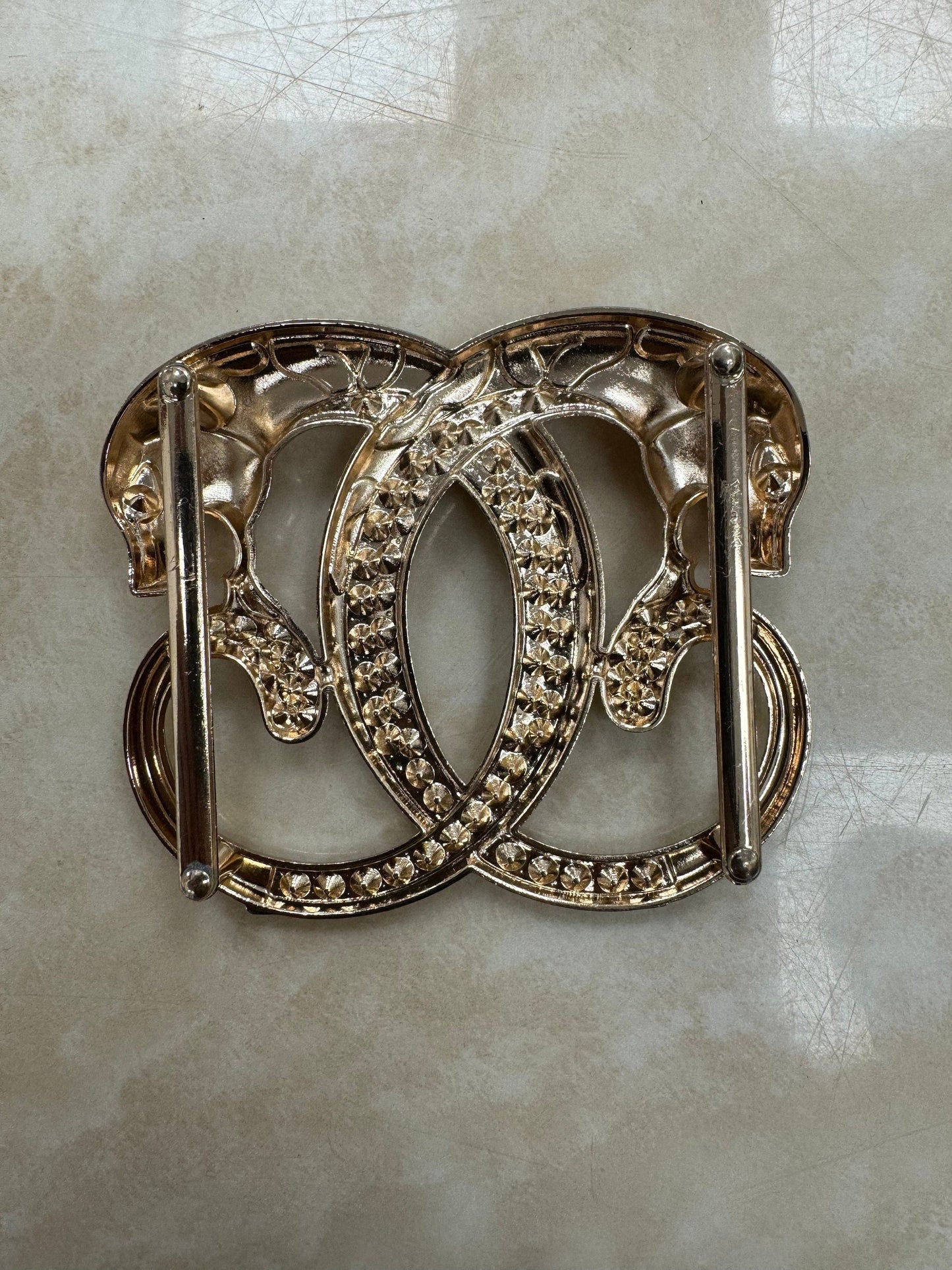 buckle, tiger buckle, jacket buckle, blazer buckle, belt buckle, gold buckle