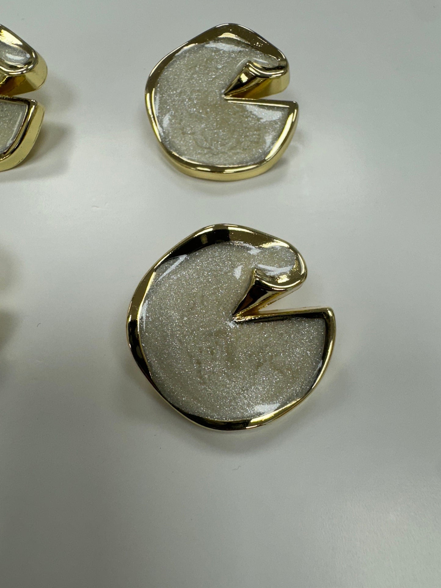 44L buttons, glitter buttons, coat buttons, fashion buttons, jacket buttons, fashion buttons