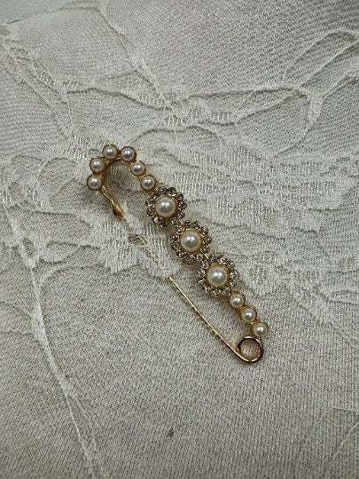 brooch, diamante brooch, pearl and diamante pin, saree pin