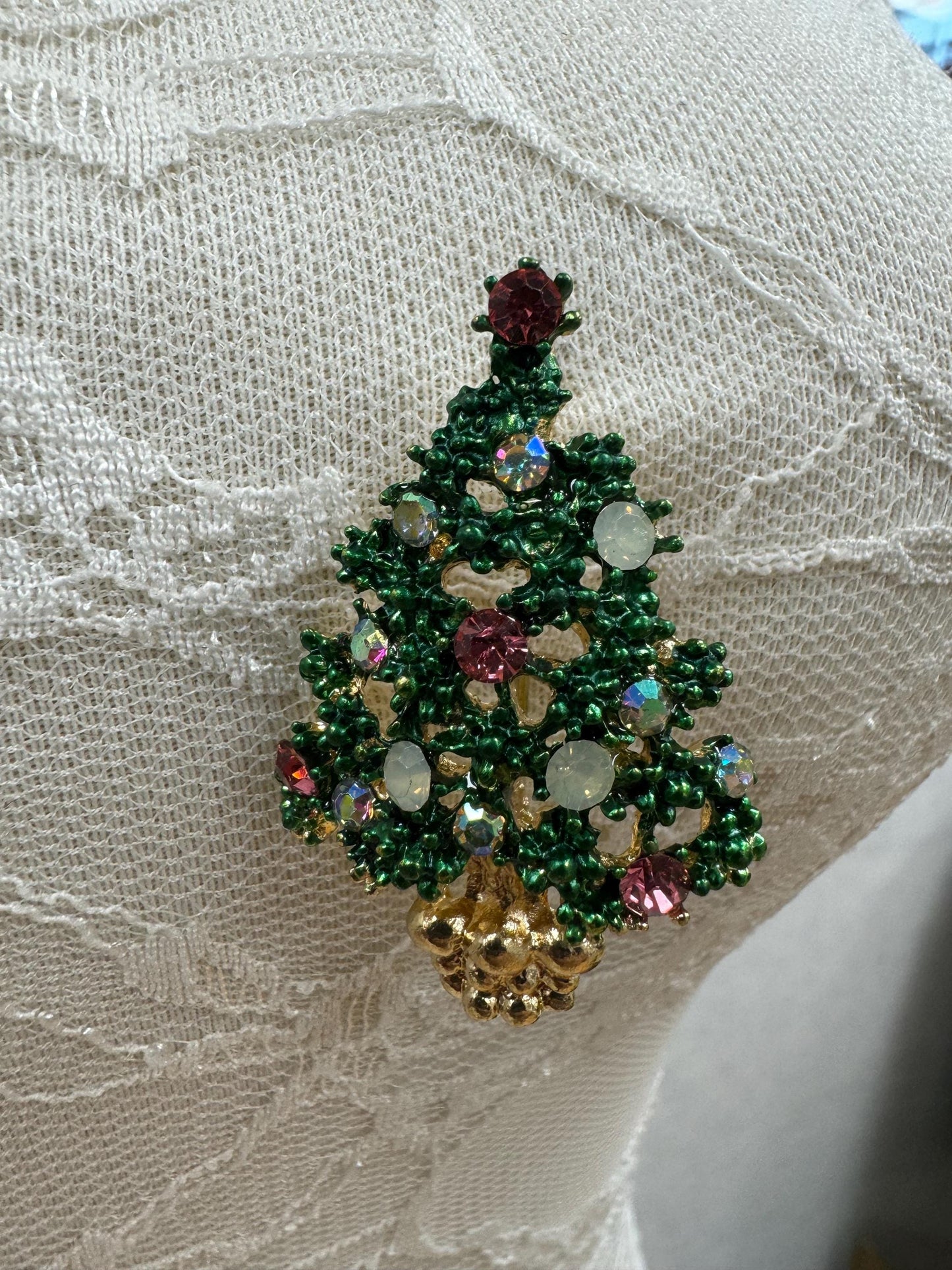 Christmas tree brooch, brooch, Xmas brooch