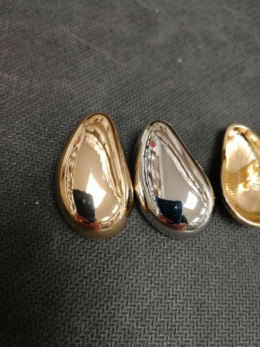 egg buttons, large buttons, cardigan buttons. Silver or gold
