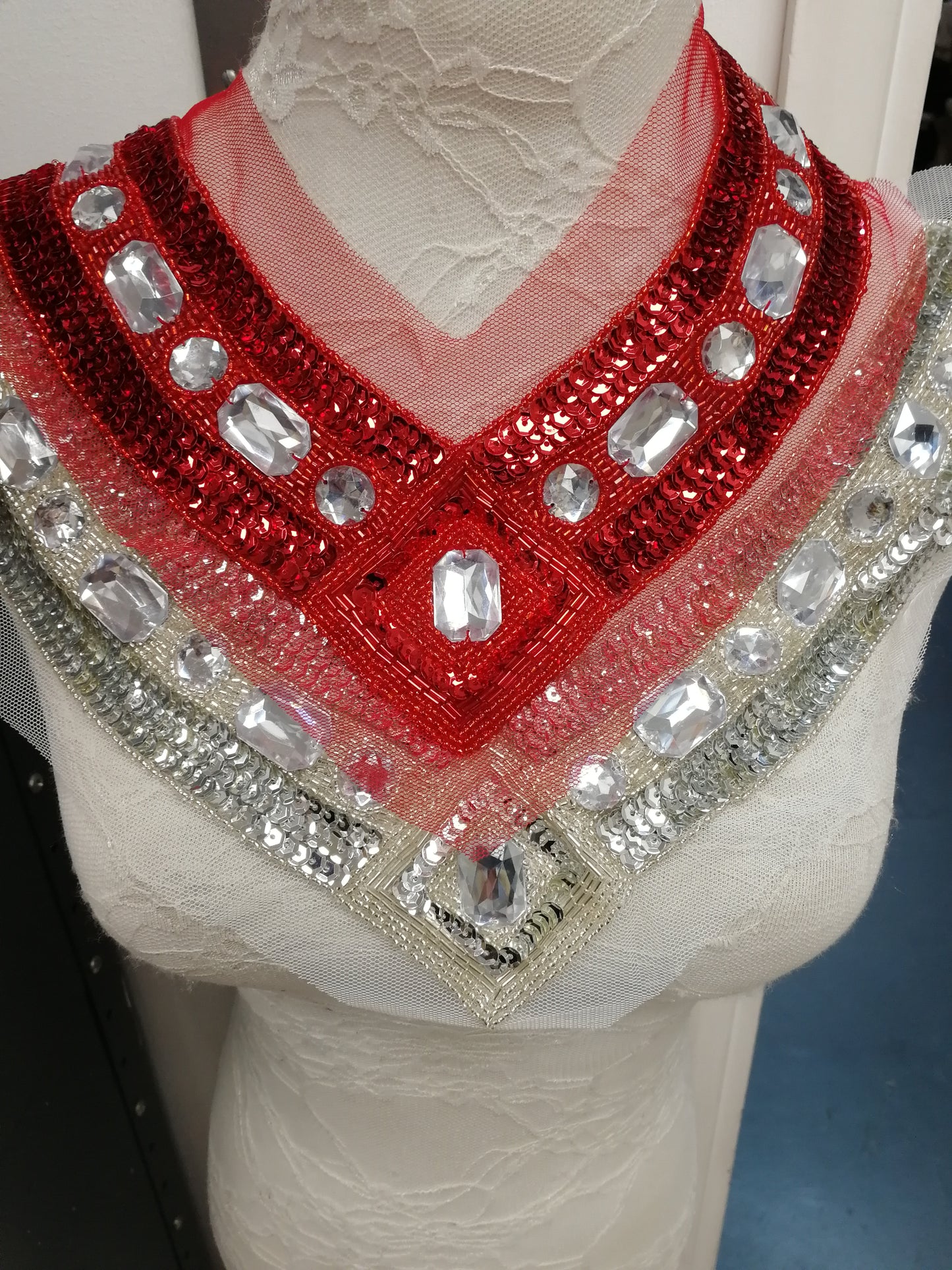 Exquisite V shaped Jewel diamond Necktrim, Bling Collar Applique, Clear Stone Trim