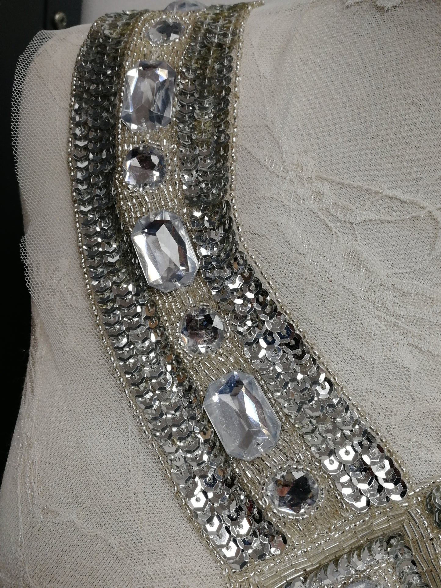 Exquisite V shaped Jewel diamond Necktrim, Bling Collar Applique, Clear Stone Trim