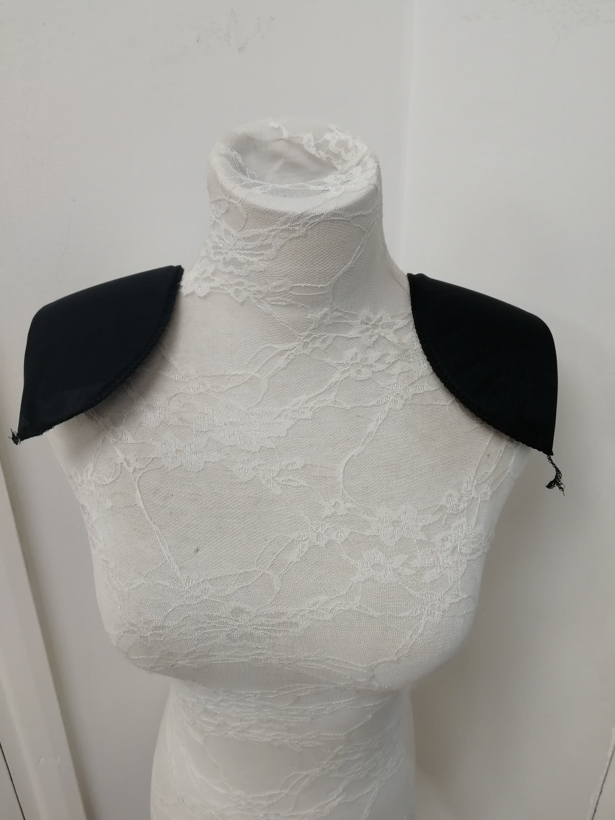 Extreme shoulder pads, fashion pads, fashion shoulder pads, shoulder pads, large shoulder pads. 15mm thickness. Create runway looks