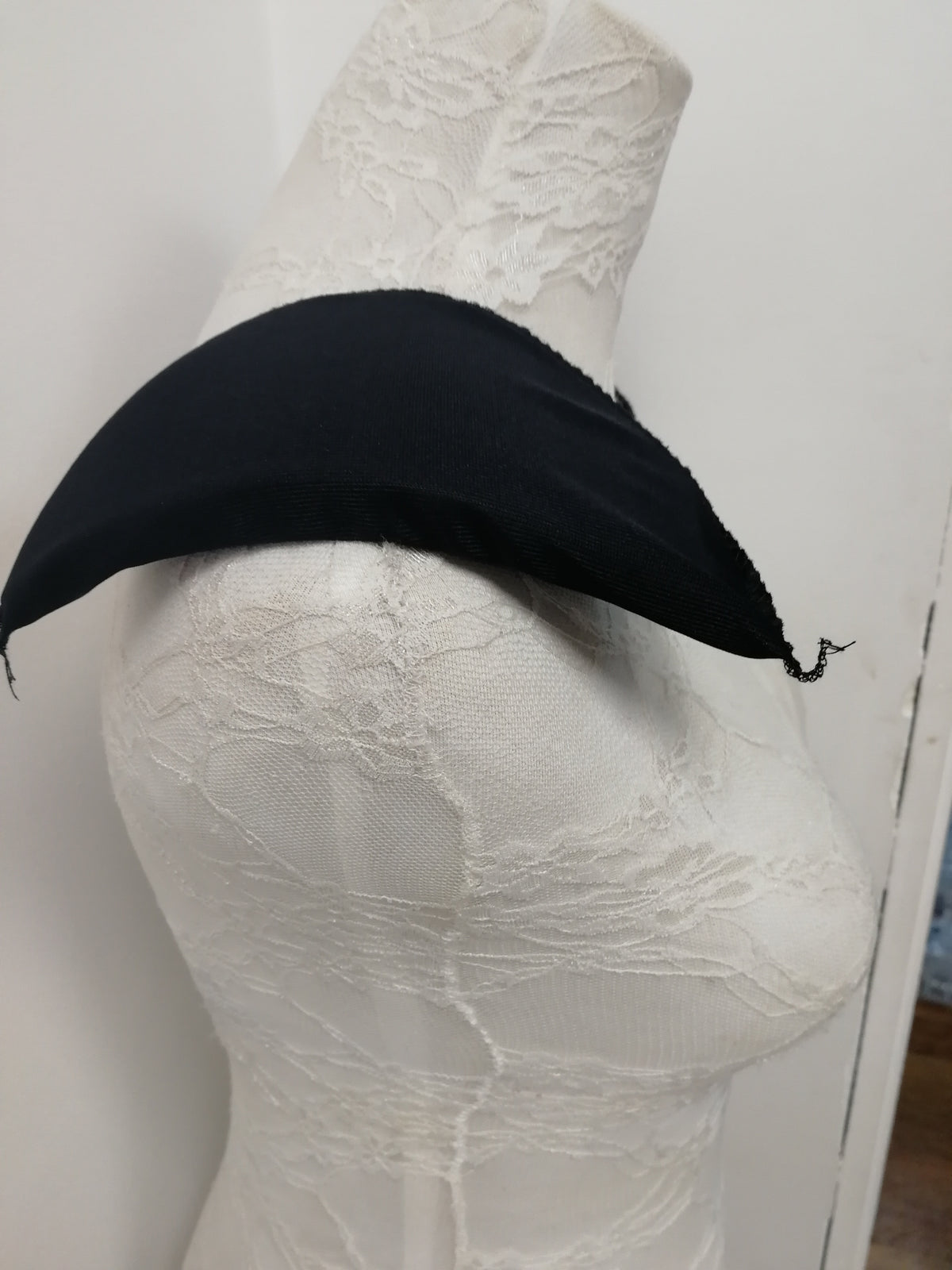 Extreme shoulder pads, fashion pads, fashion shoulder pads, shoulder pads, large shoulder pads. 15mm thickness. Create runway looks