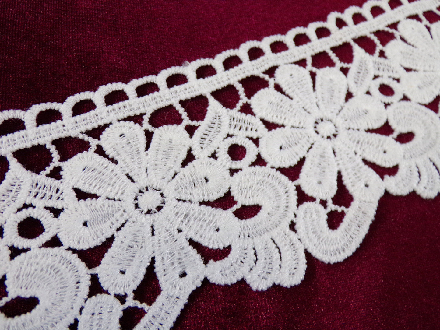 Elegant FLORAL Guipure Lace Trim 60 mm Black, off White Sewing Ribbon Craft Dress